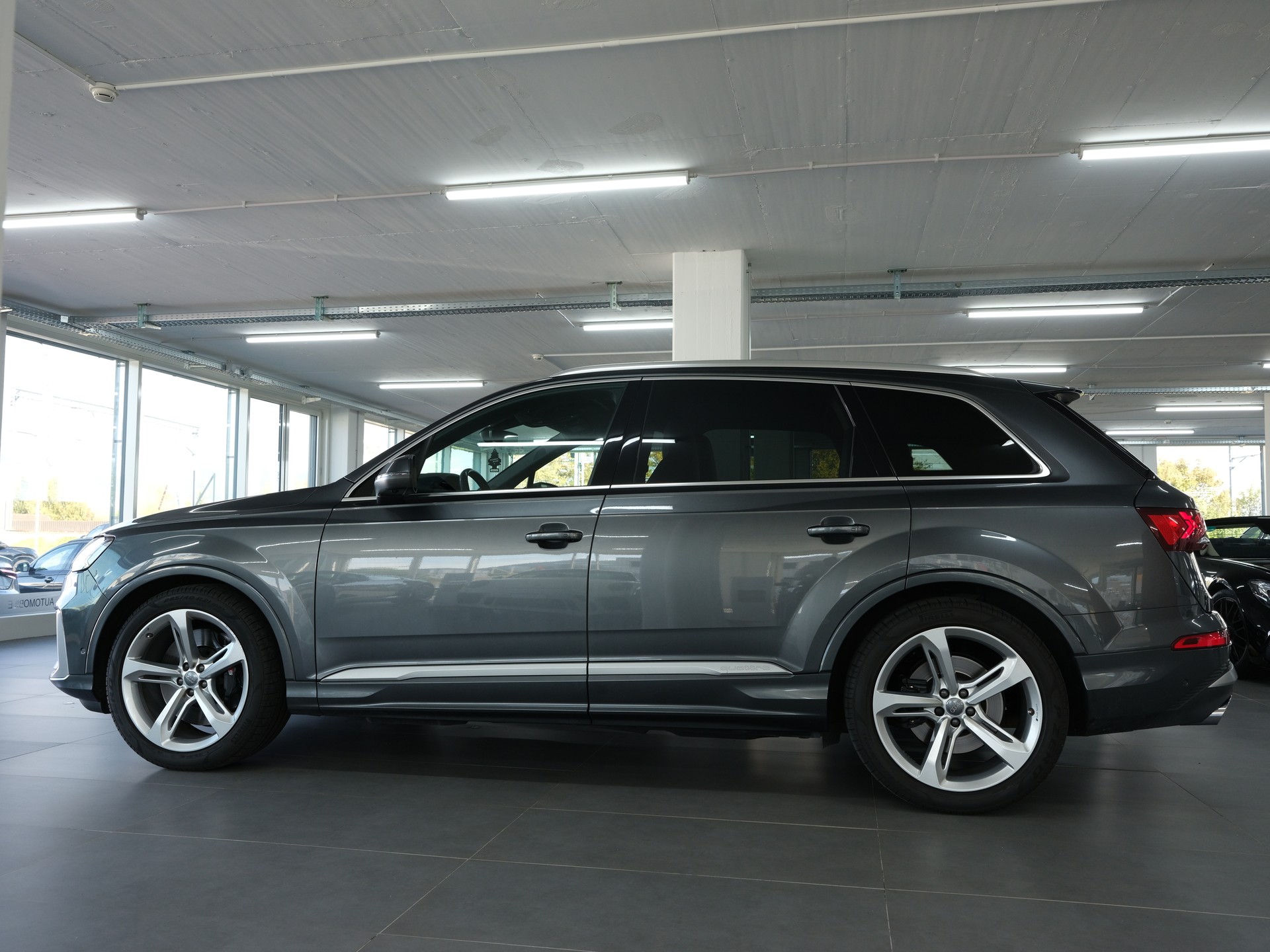 AUDI SQ7 4.0 TDI quattro tiptronic *Bose* *360 Kamera* *Panorama*-image-6
