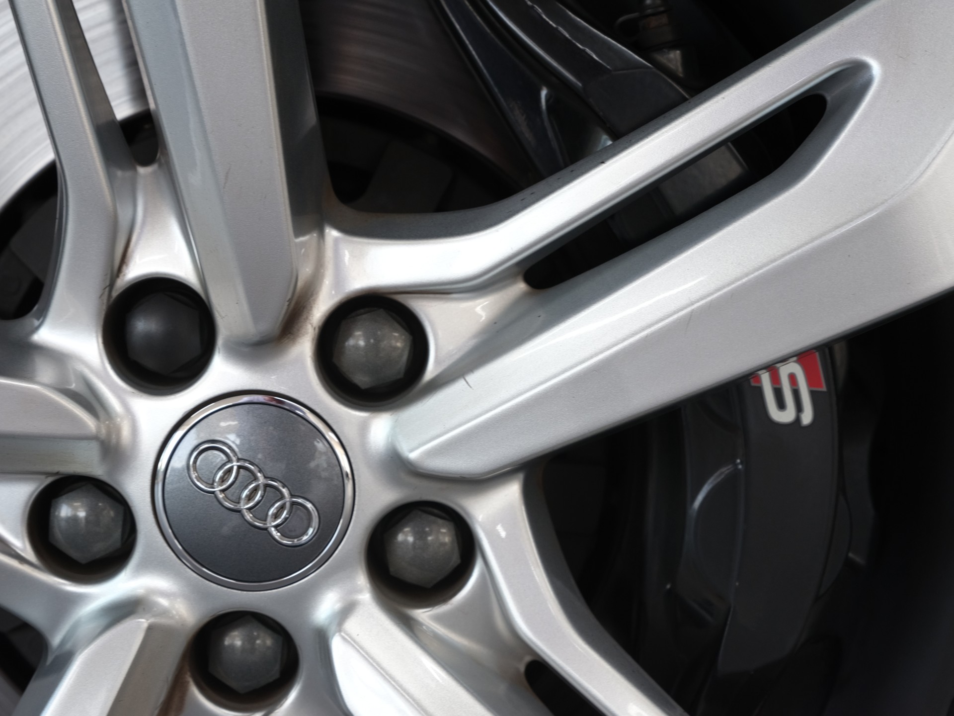 AUDI SQ7 4.0 TDI quattro tiptronic *Bose* *360 Kamera* *Panorama*-image-12