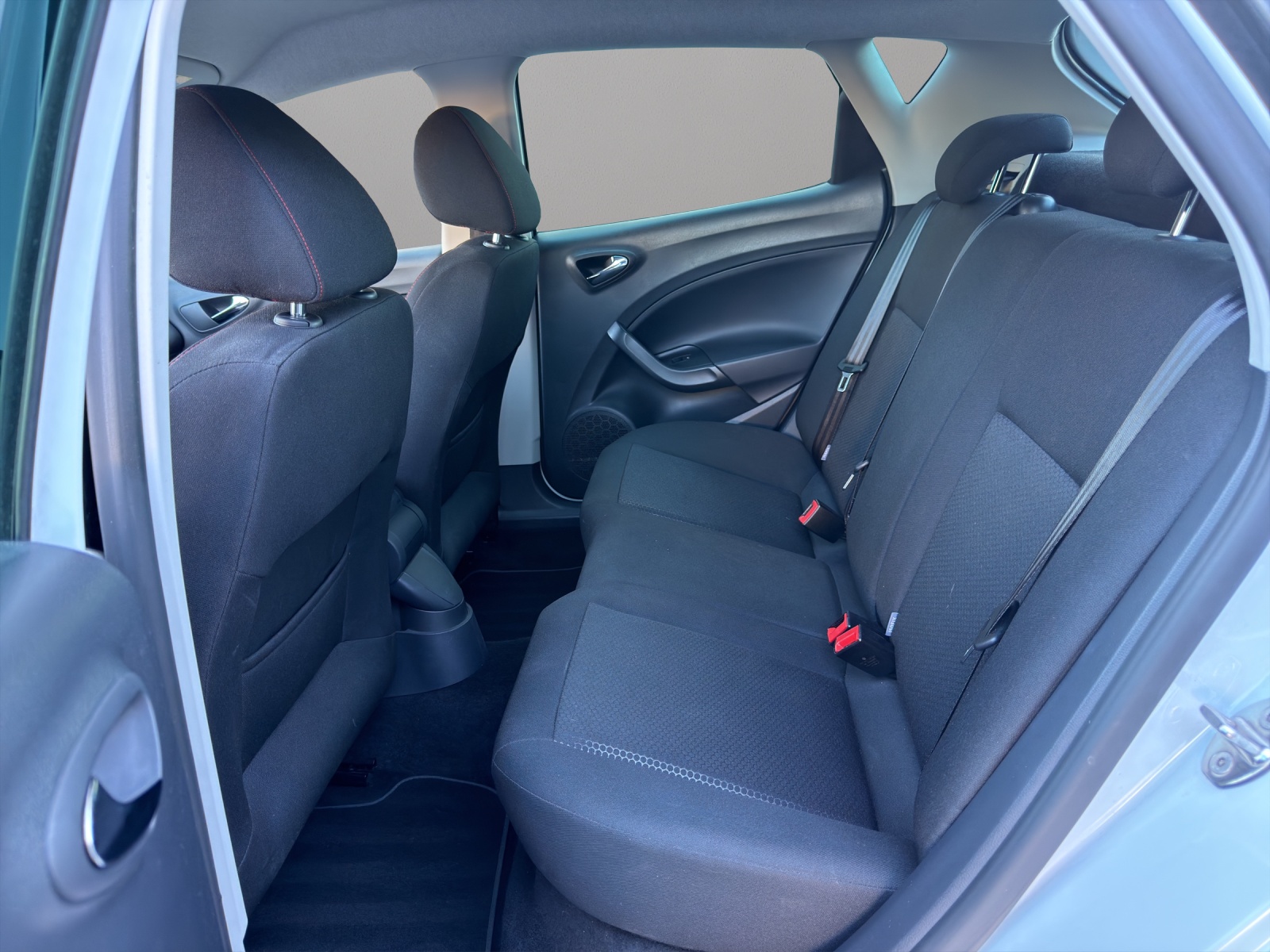 SEAT Ibiza 1.4 TSI FR-image-12