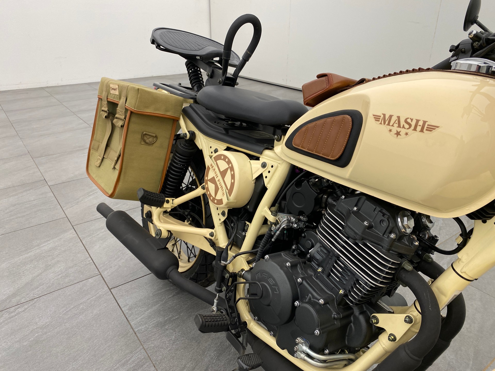MASH 400 Force Limited Edition-image-9