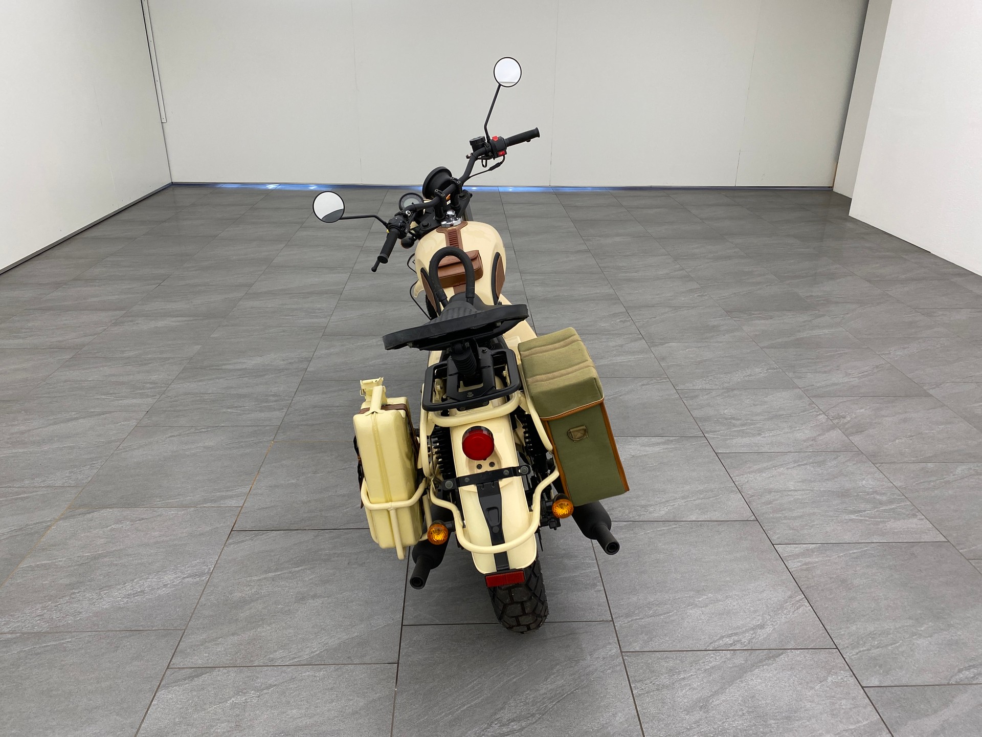 MASH 400 Force Limited Edition-image-5