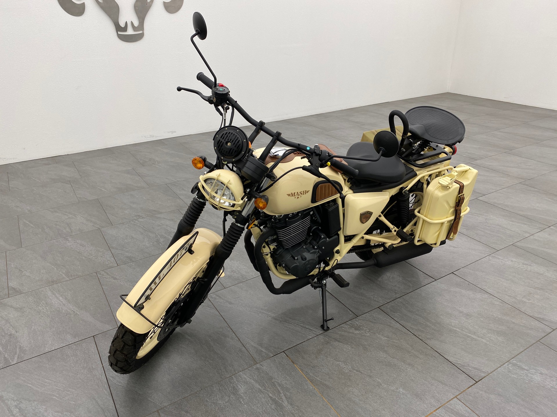 MASH 400 Force Limited Edition-image-1