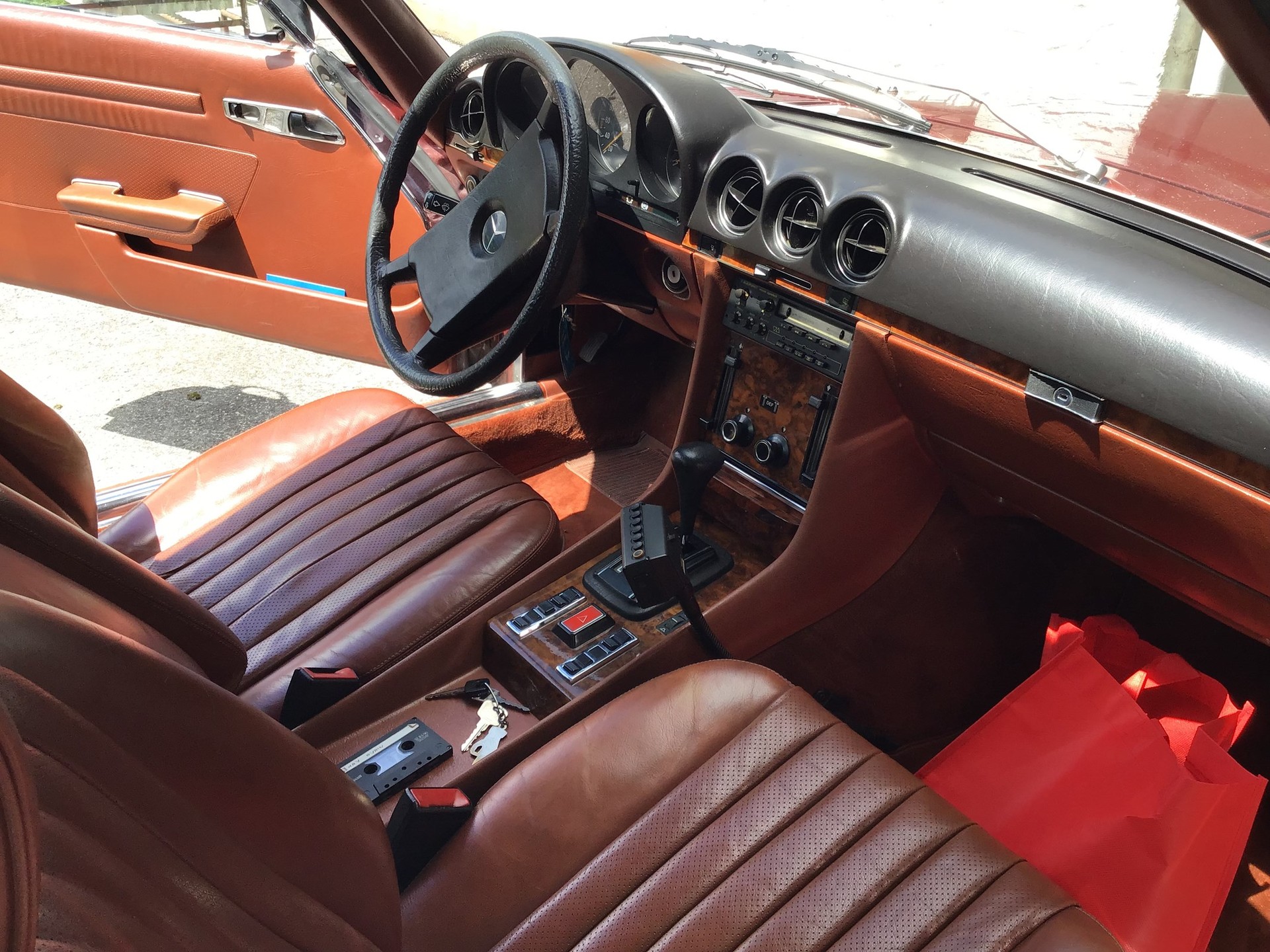 MERCEDES-BENZ 500 SLC-image-2