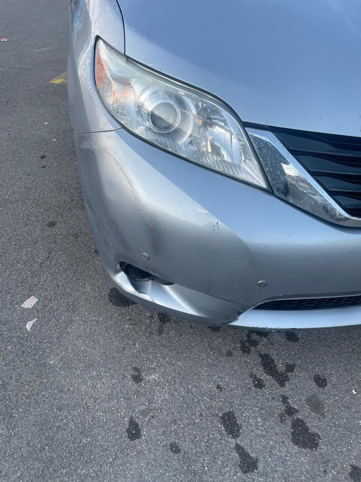 TOYOTA Sienna-image-2