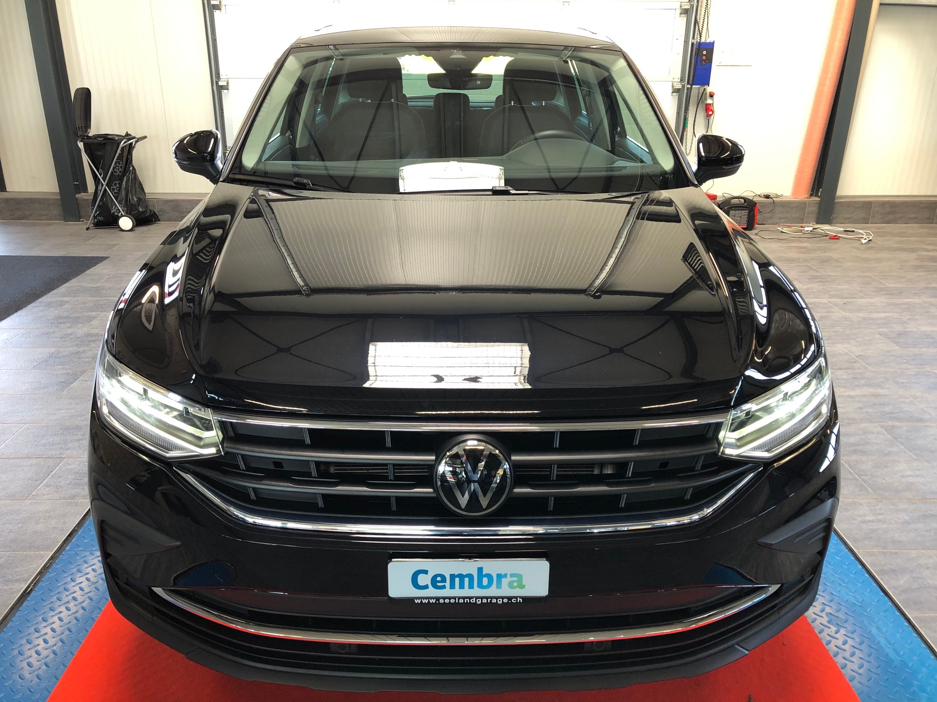 VW Tiguan 2.0 TDI SCR Life 4Motion DSG-showroom-element-3