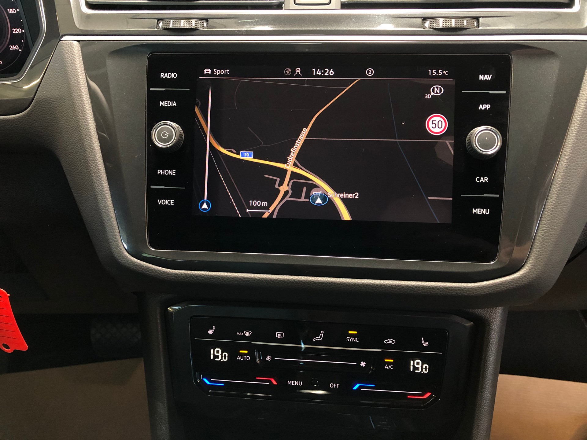 VW Tiguan 2.0 TDI SCR Life 4Motion DSG-image-13