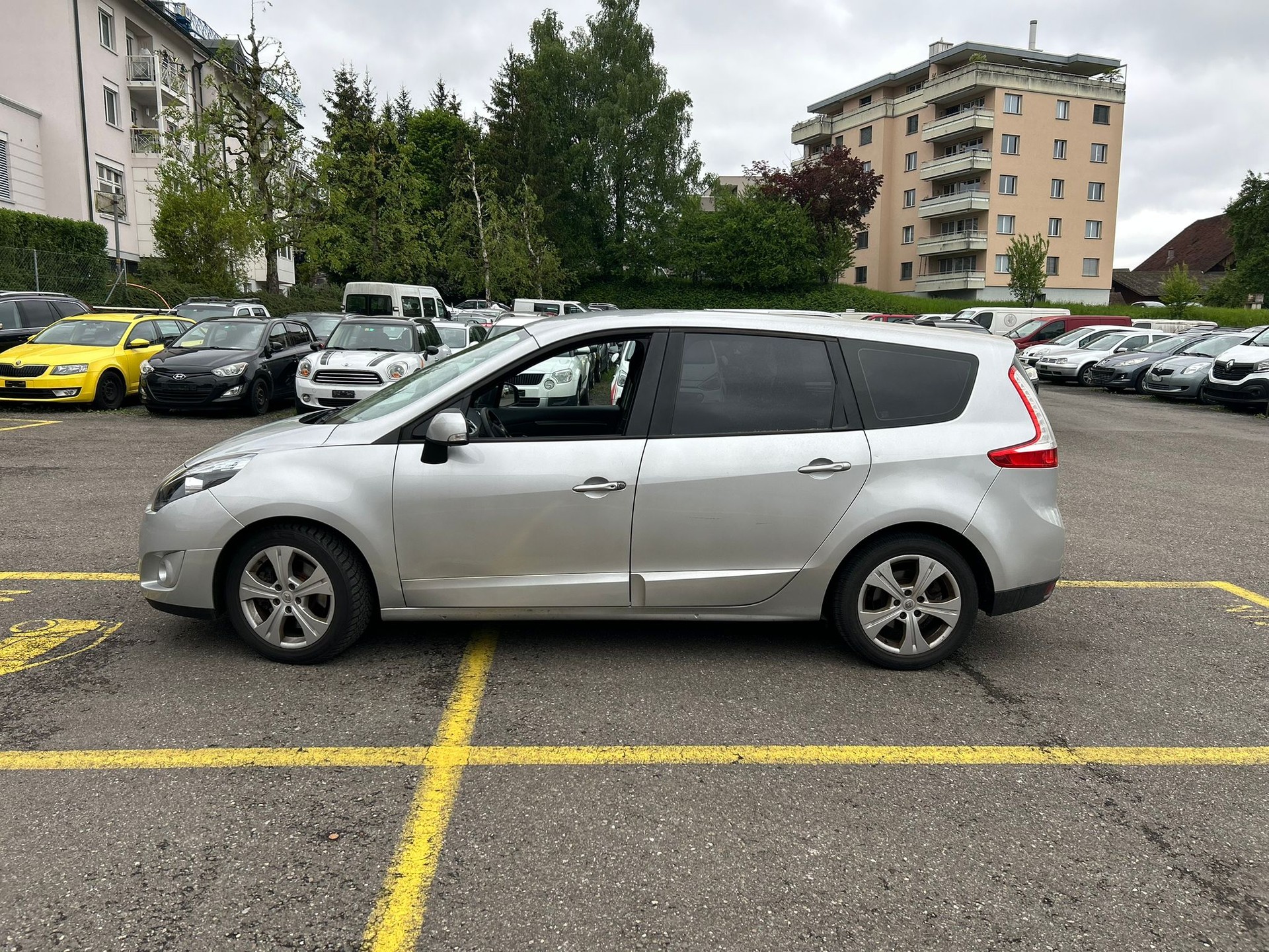 RENAULT Grand Scénic 2.0 dCi Privilège Automatic-image-6