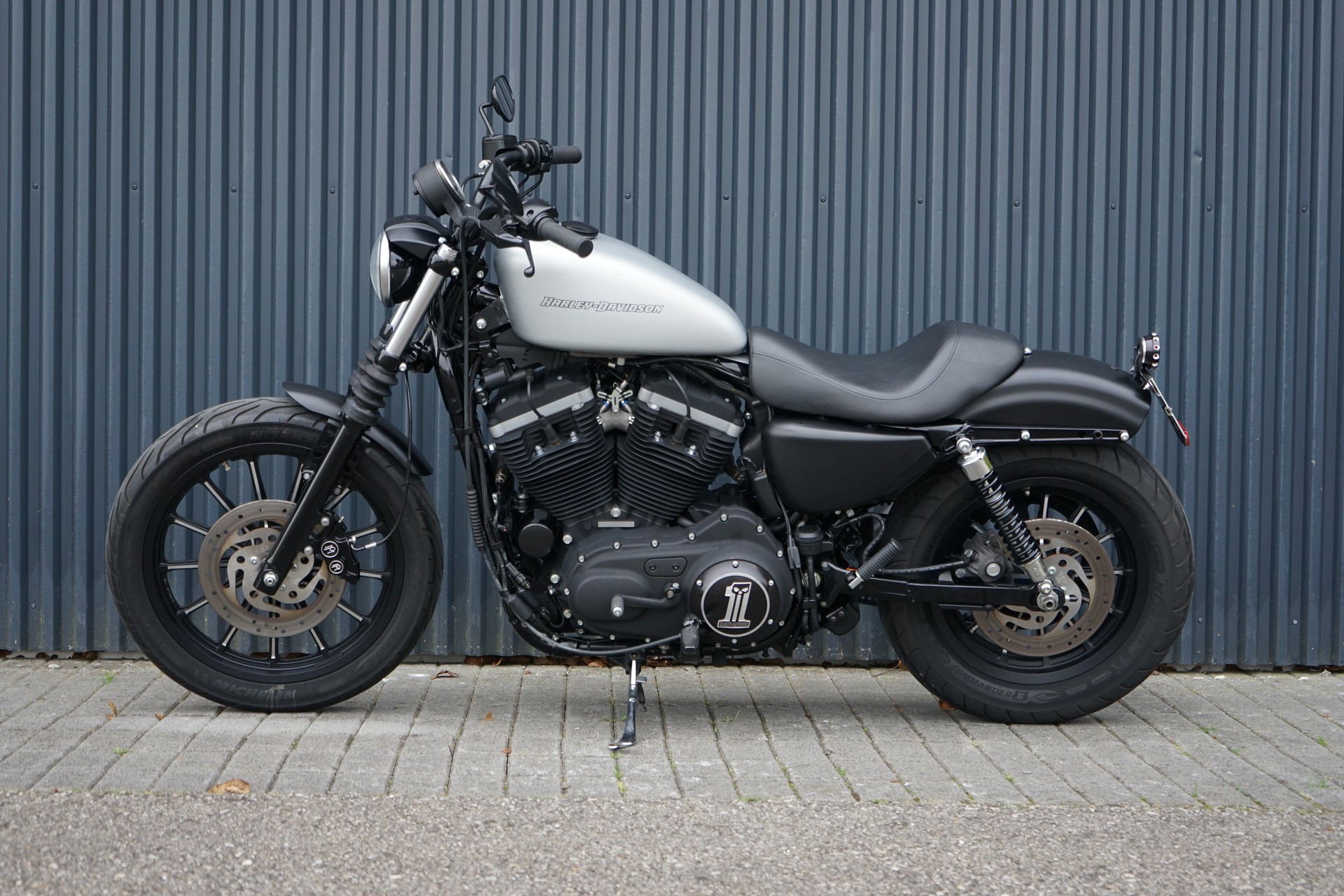 HARLEY-DAVIDSON XL 883 N Sportster Iron-image-5