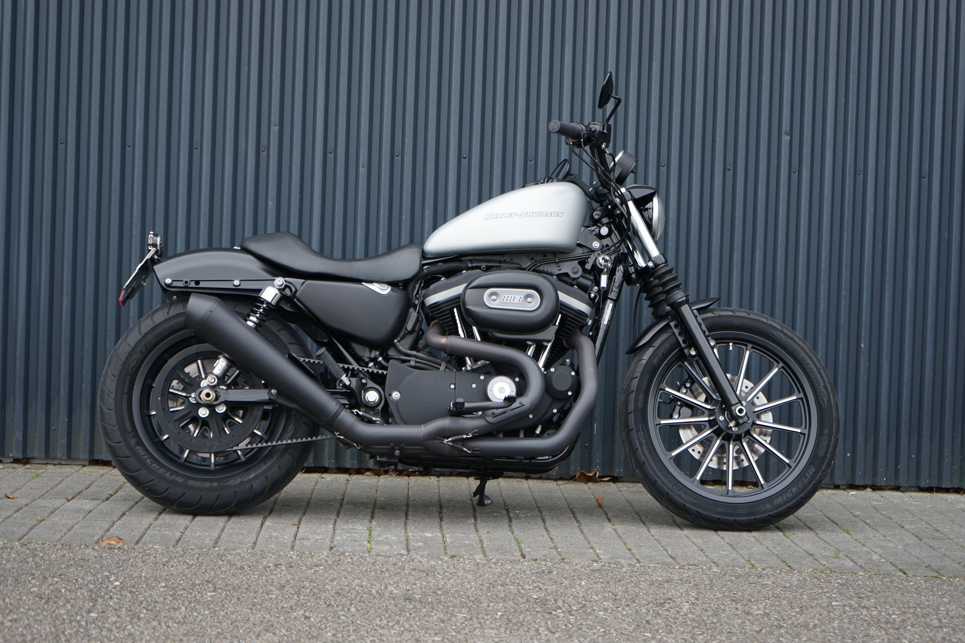 HARLEY-DAVIDSON XL 883 N Sportster Iron-image-0