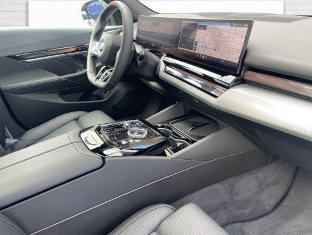 BMW i5 M60 xDrive Touring-image-7