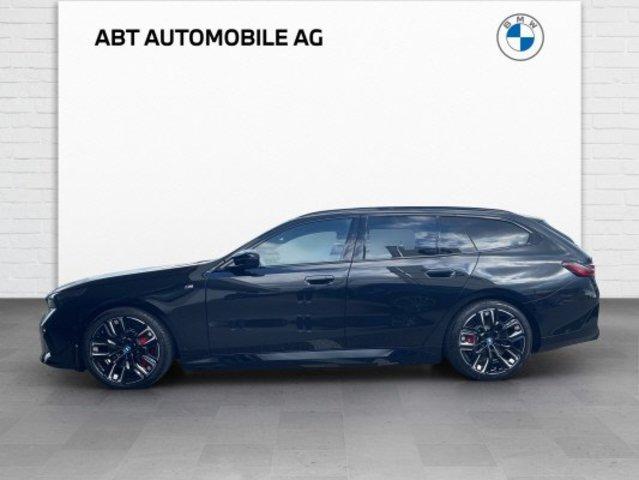 BMW i5 M60 xDrive Touring-showroom-element-3