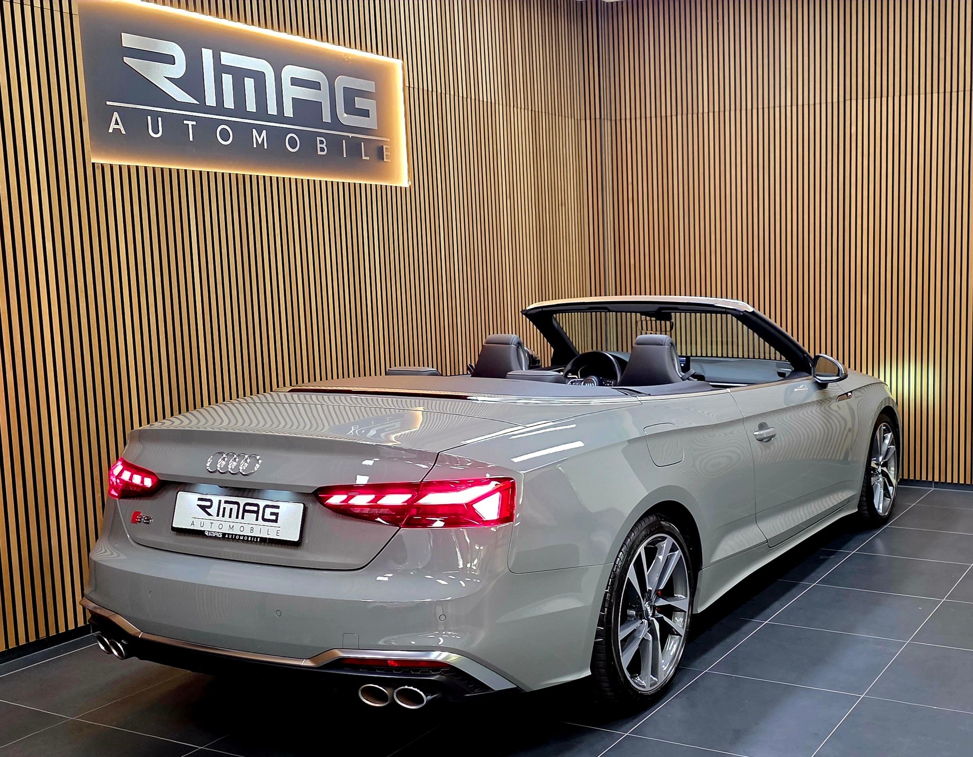 AUDI S5 Cabriolet 3.0 TFSI quattro tiptronic-image-11