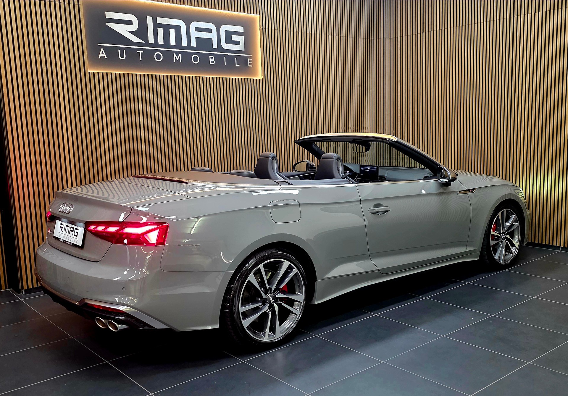 AUDI S5 Cabriolet 3.0 TFSI quattro tiptronic-image-9