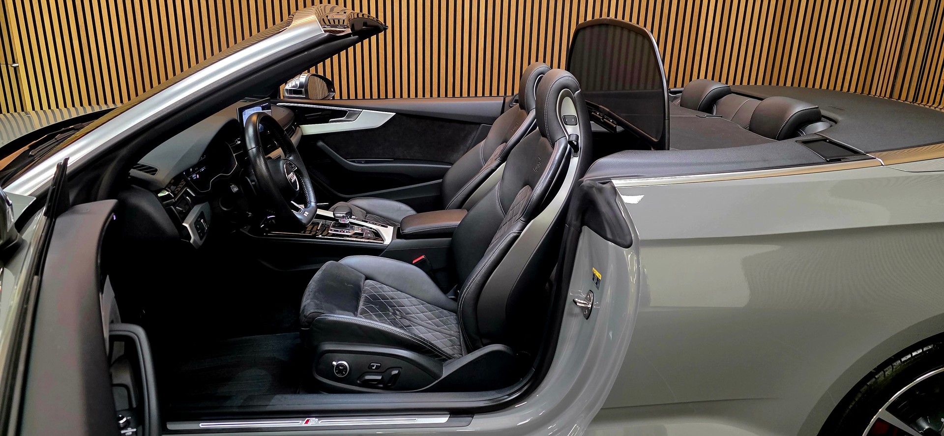 AUDI S5 Cabriolet 3.0 TFSI quattro tiptronic-image-19