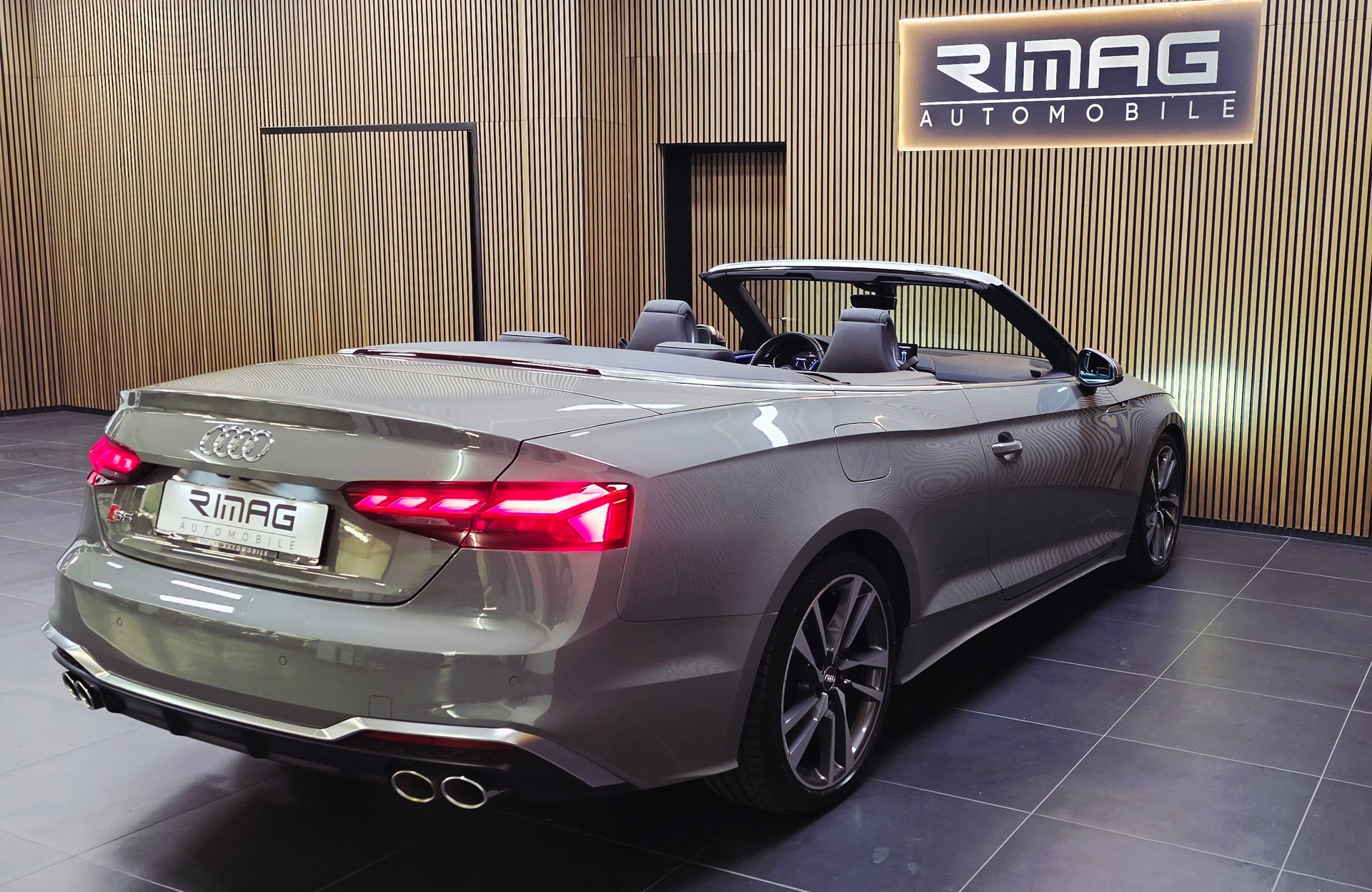 AUDI S5 Cabriolet 3.0 TFSI quattro tiptronic-image-12