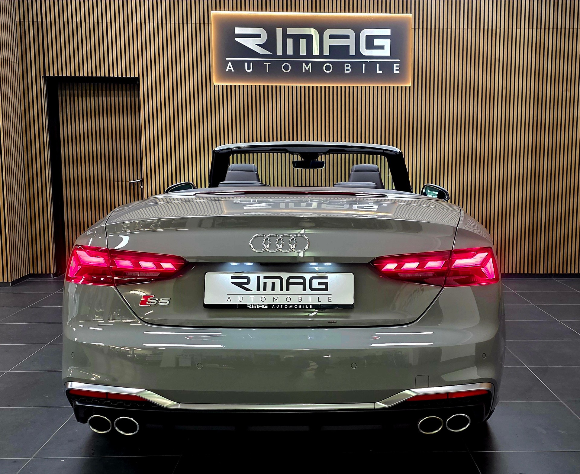 AUDI S5 Cabriolet 3.0 TFSI quattro tiptronic-image-13