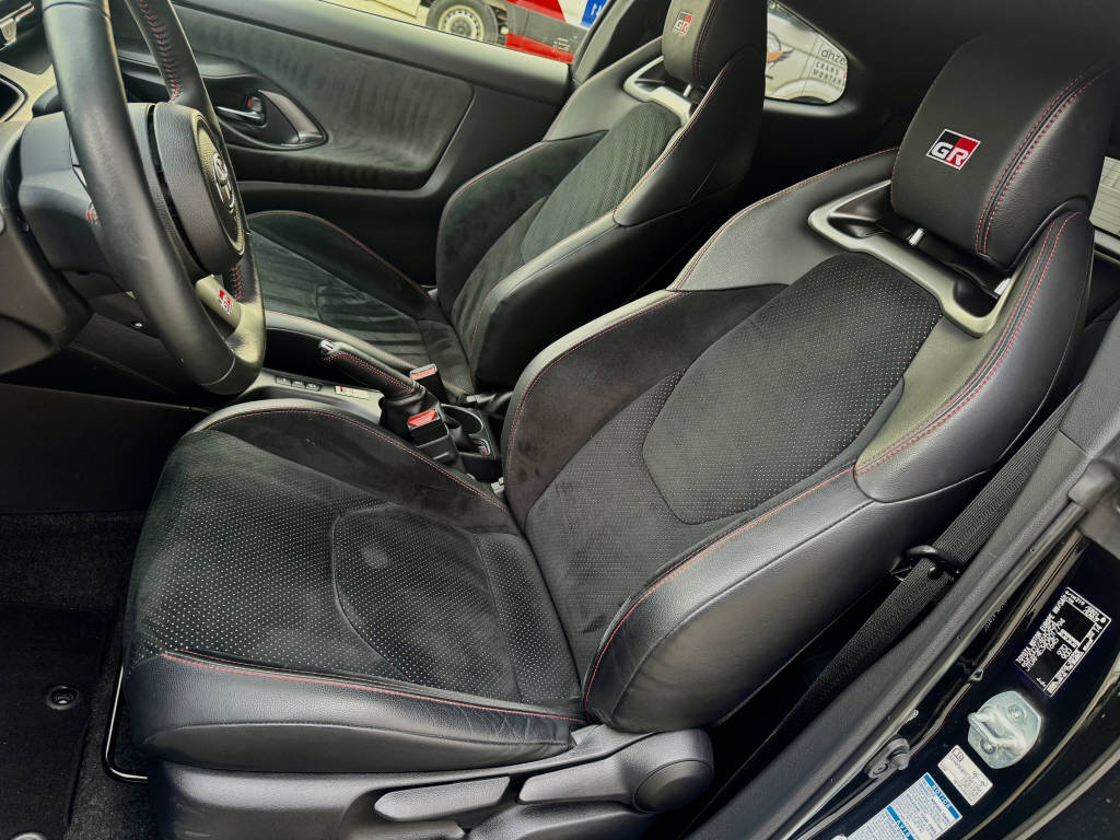 TOYOTA GR Yaris 1.6 Turbo Sport 4x4-image-6
