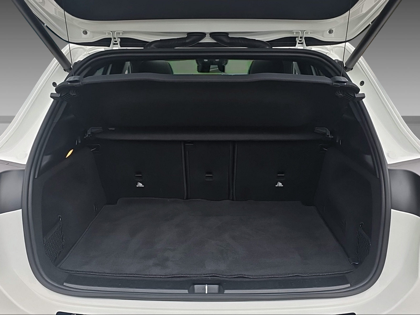 MERCEDES-BENZ GLA 250 4Matic-image-14