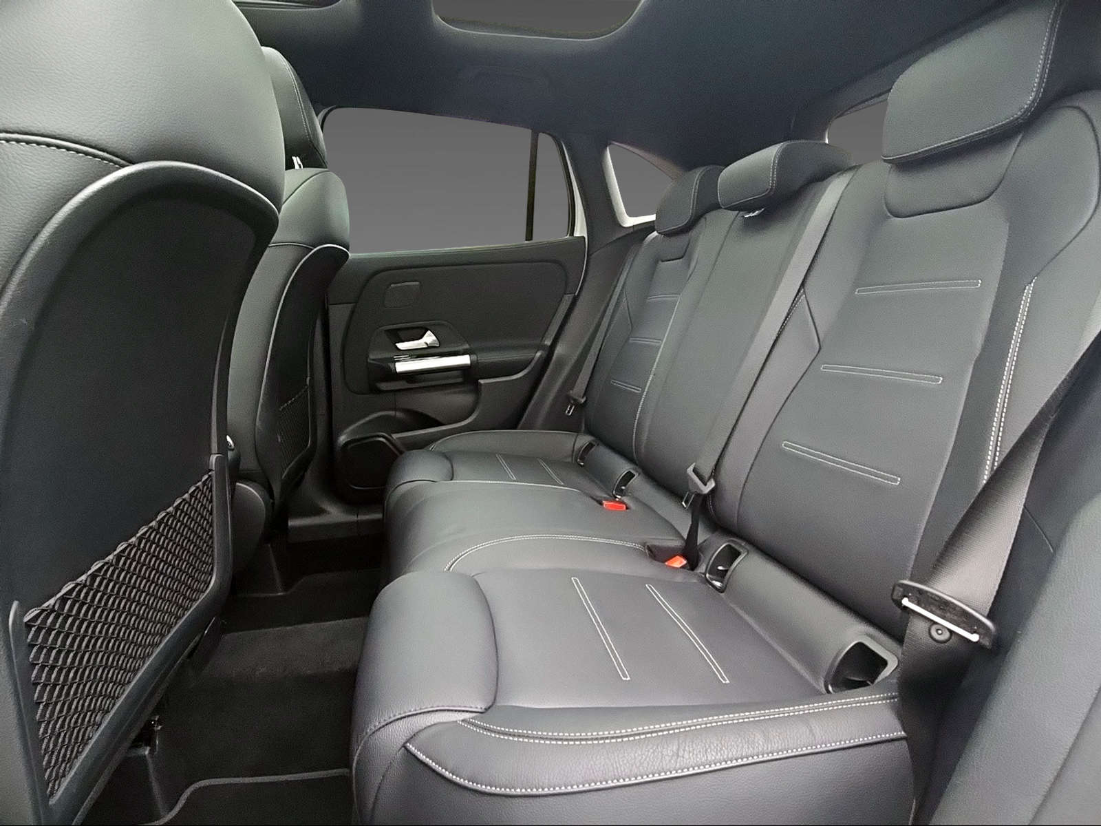 MERCEDES-BENZ GLA 250 4Matic-image-9