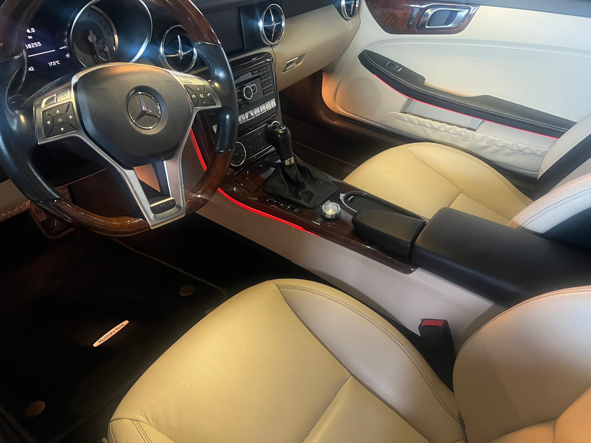 MERCEDES-BENZ SLK 350 7G-Tronic Panoramadach-image-8