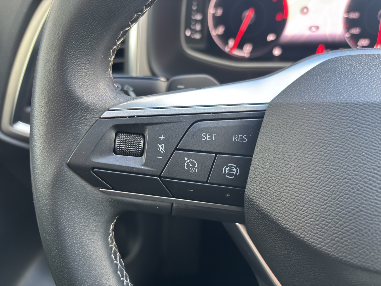 SEAT Ateca 1.5 TSI EVO DSG Xperience mit LED-Scheinwerfer und Rückfahrkamrea-image-14