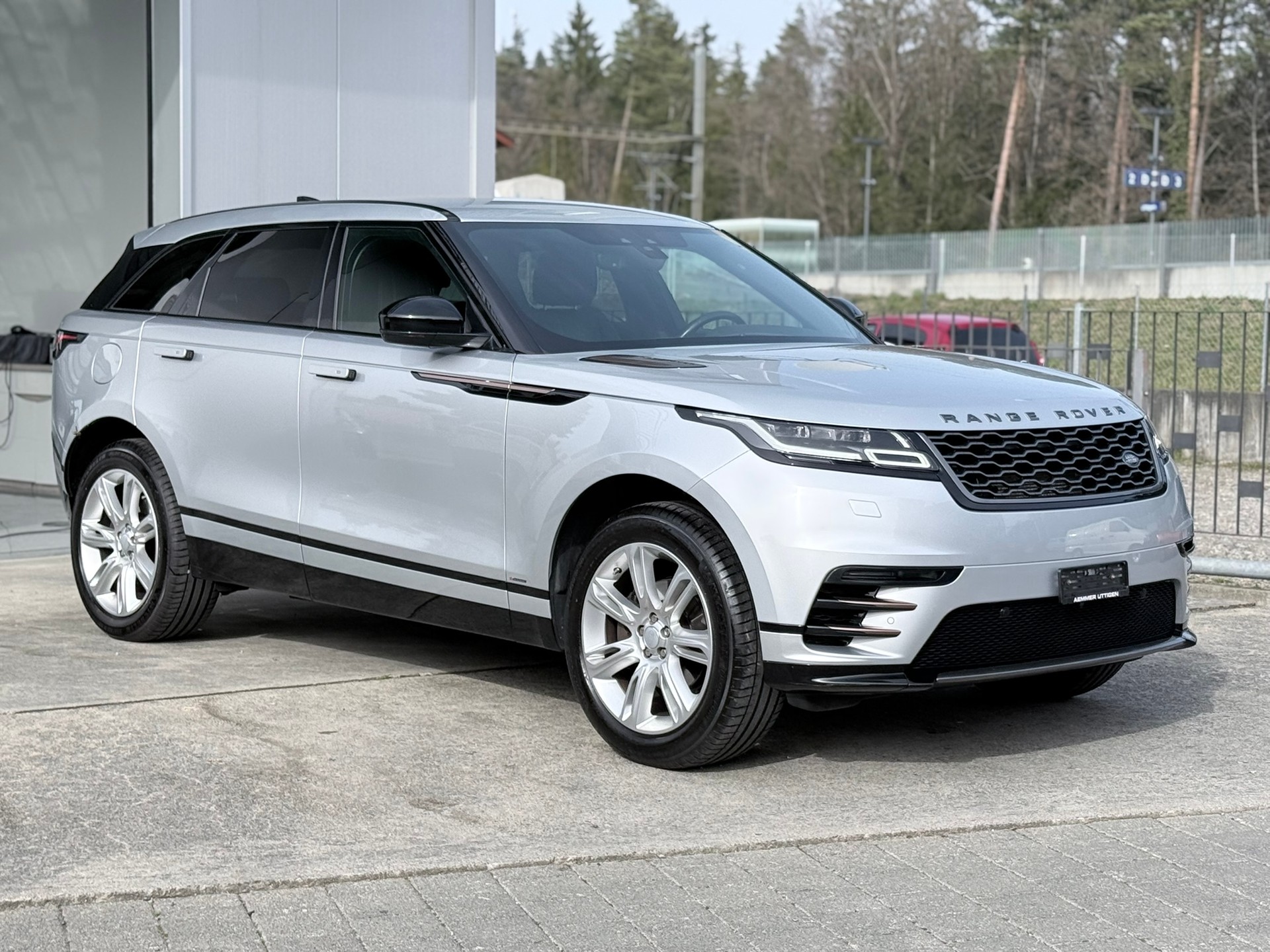 LAND ROVER Range Rover Velar R-Dynamic P 250 S Automatic-image-2