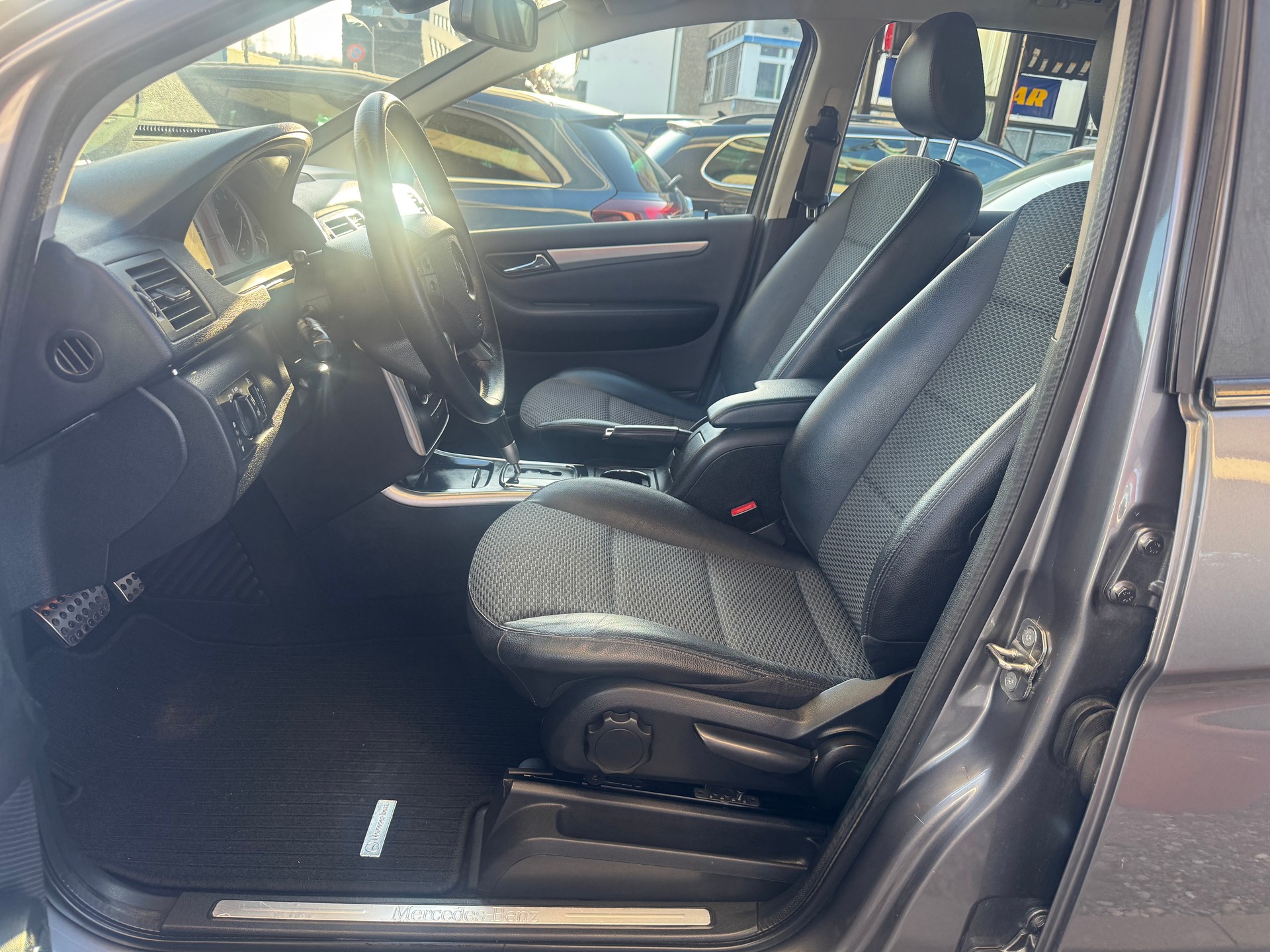 MERCEDES-BENZ B 180 (170) Autotronic-image-4