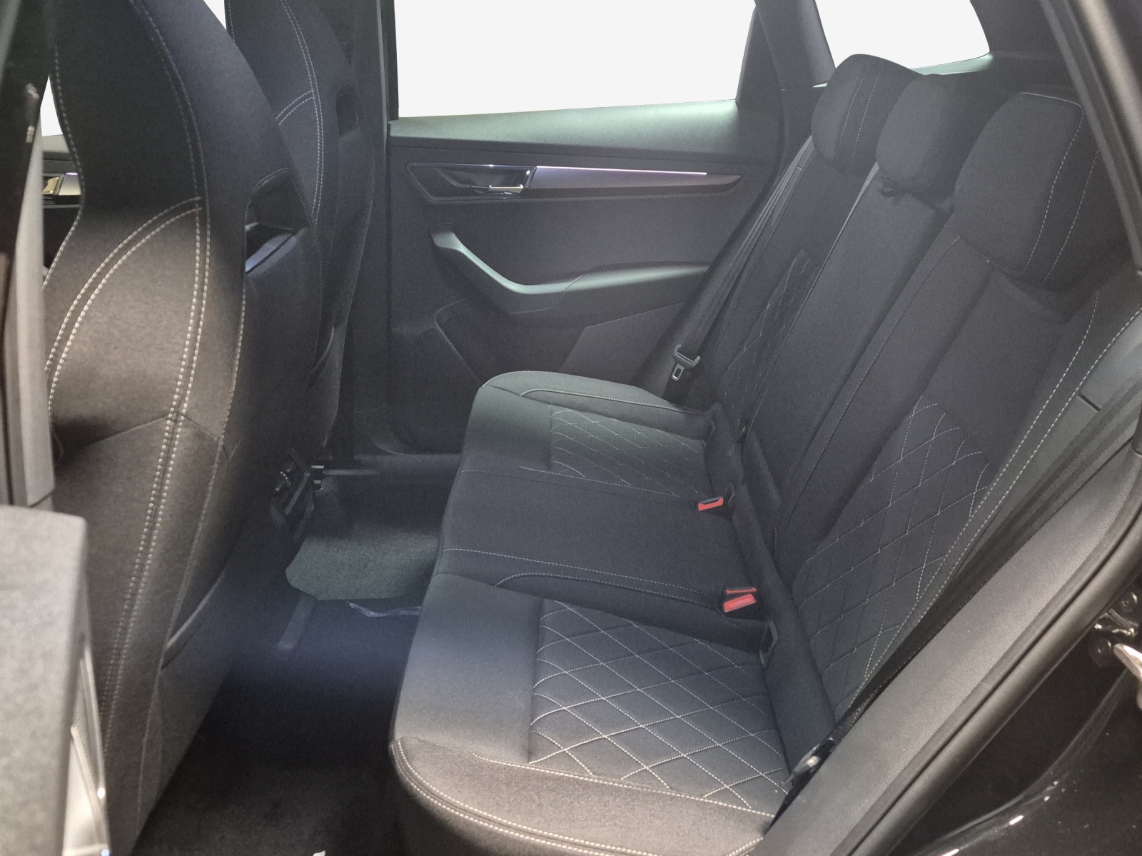 SKODA Karoq 2.0 TSI Dynamic Limited Edition 4x4 DSG-image-11