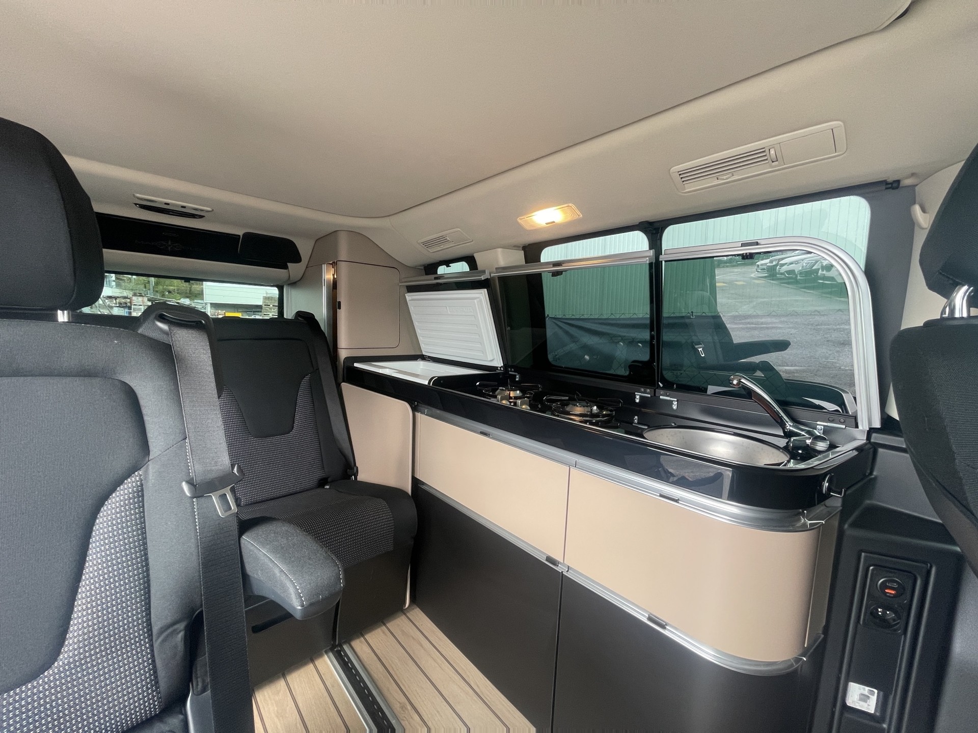 MERCEDES-BENZ Marco Polo 300 d 4M AMG-image-17