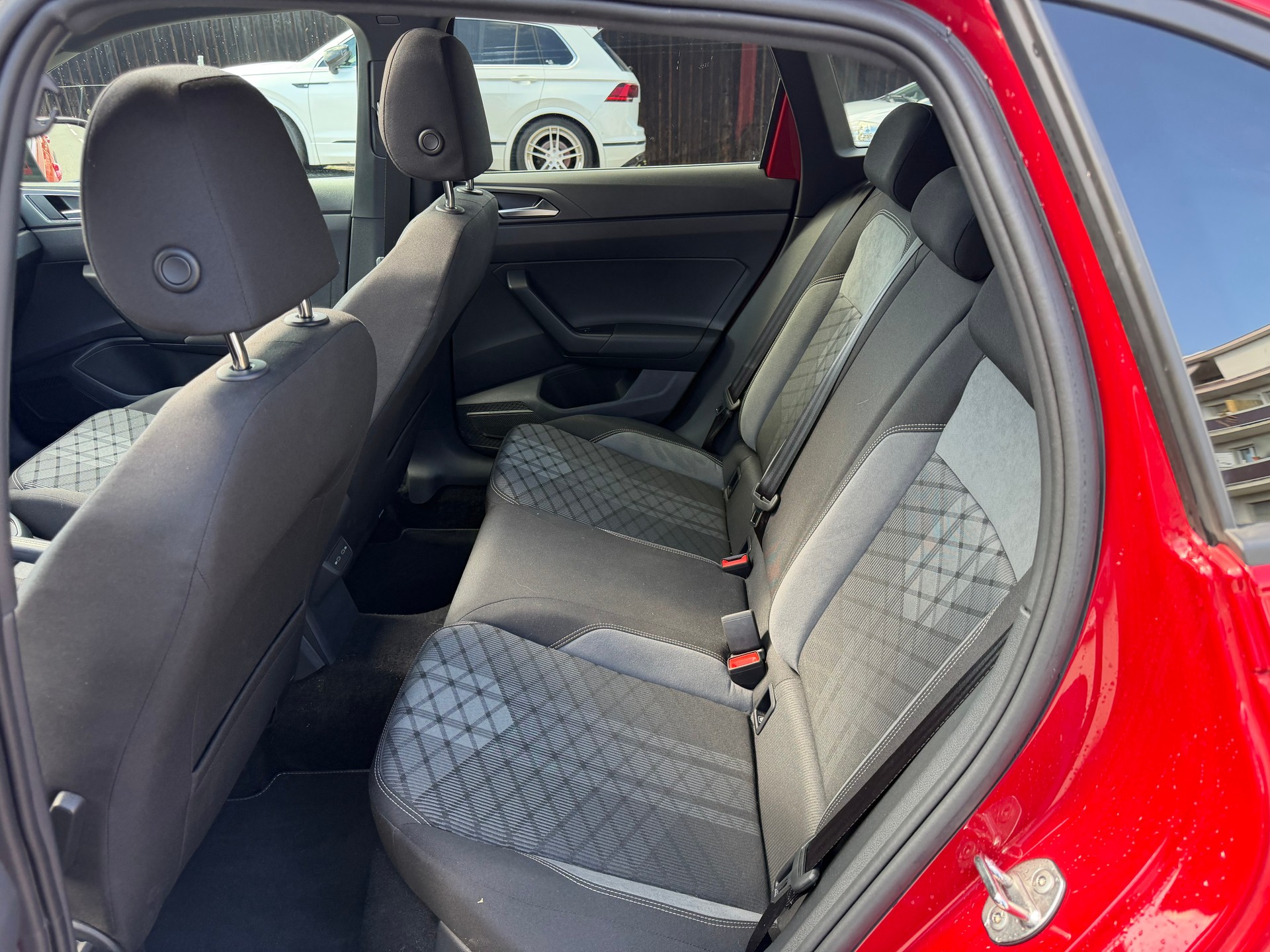 VW Taigo 1.5 TSI R-Line United DSG-image-13