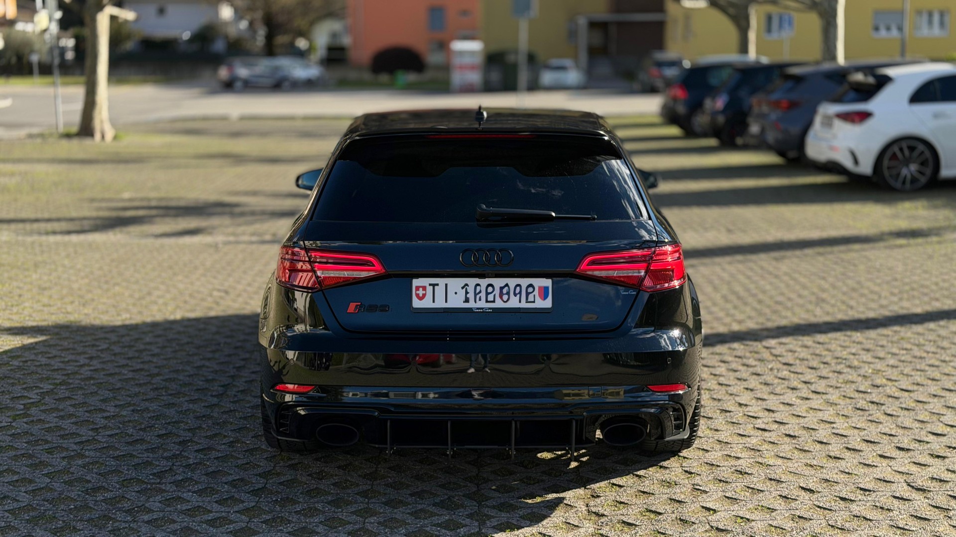AUDI RS3 Sportback 2.5 TSI quattro S-tronic-image-5