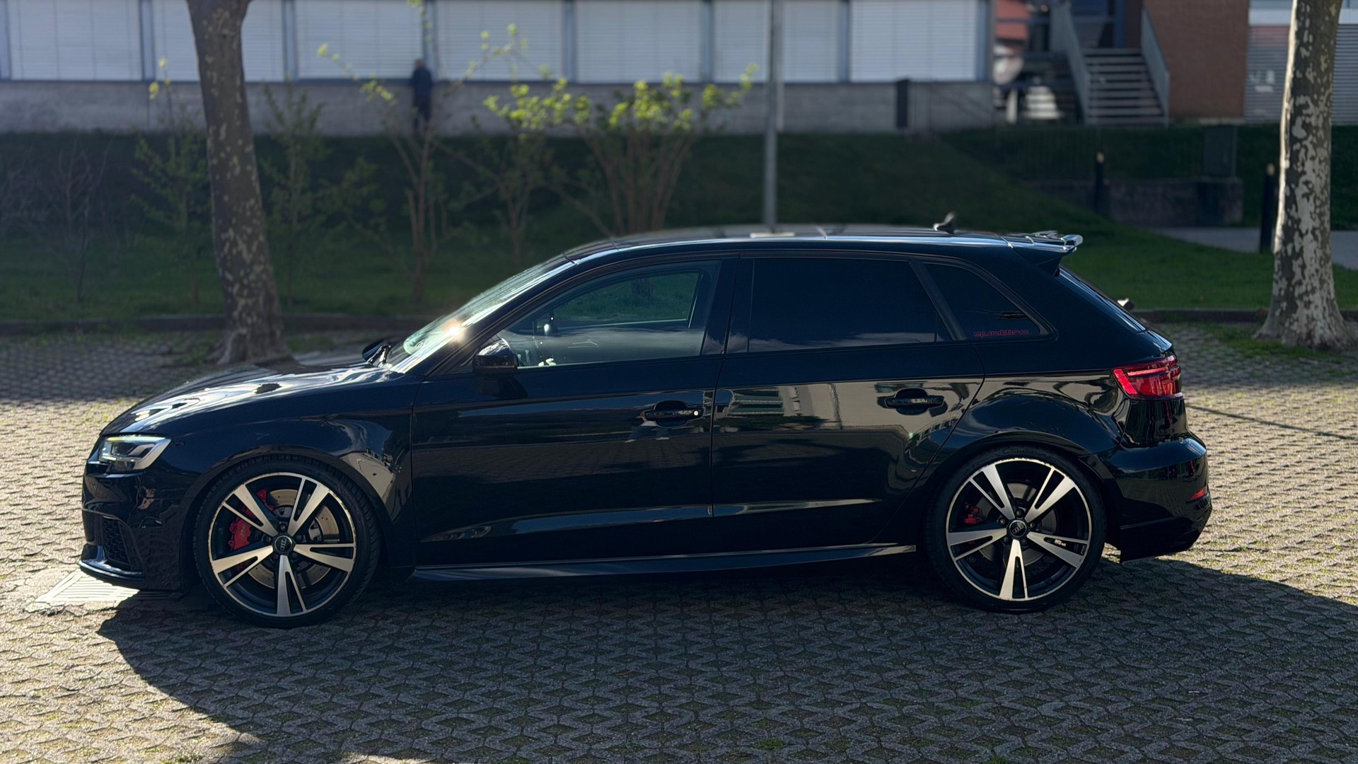 AUDI RS3 Sportback 2.5 TSI quattro S-tronic-image-3