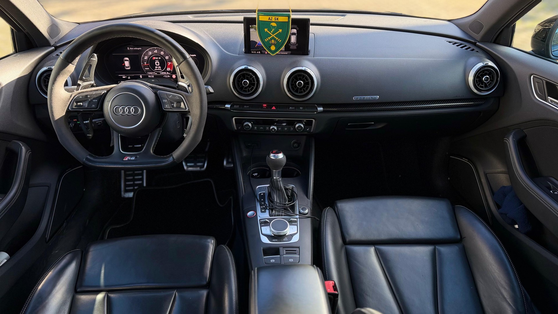 AUDI RS3 Sportback 2.5 TSI quattro S-tronic-image-8