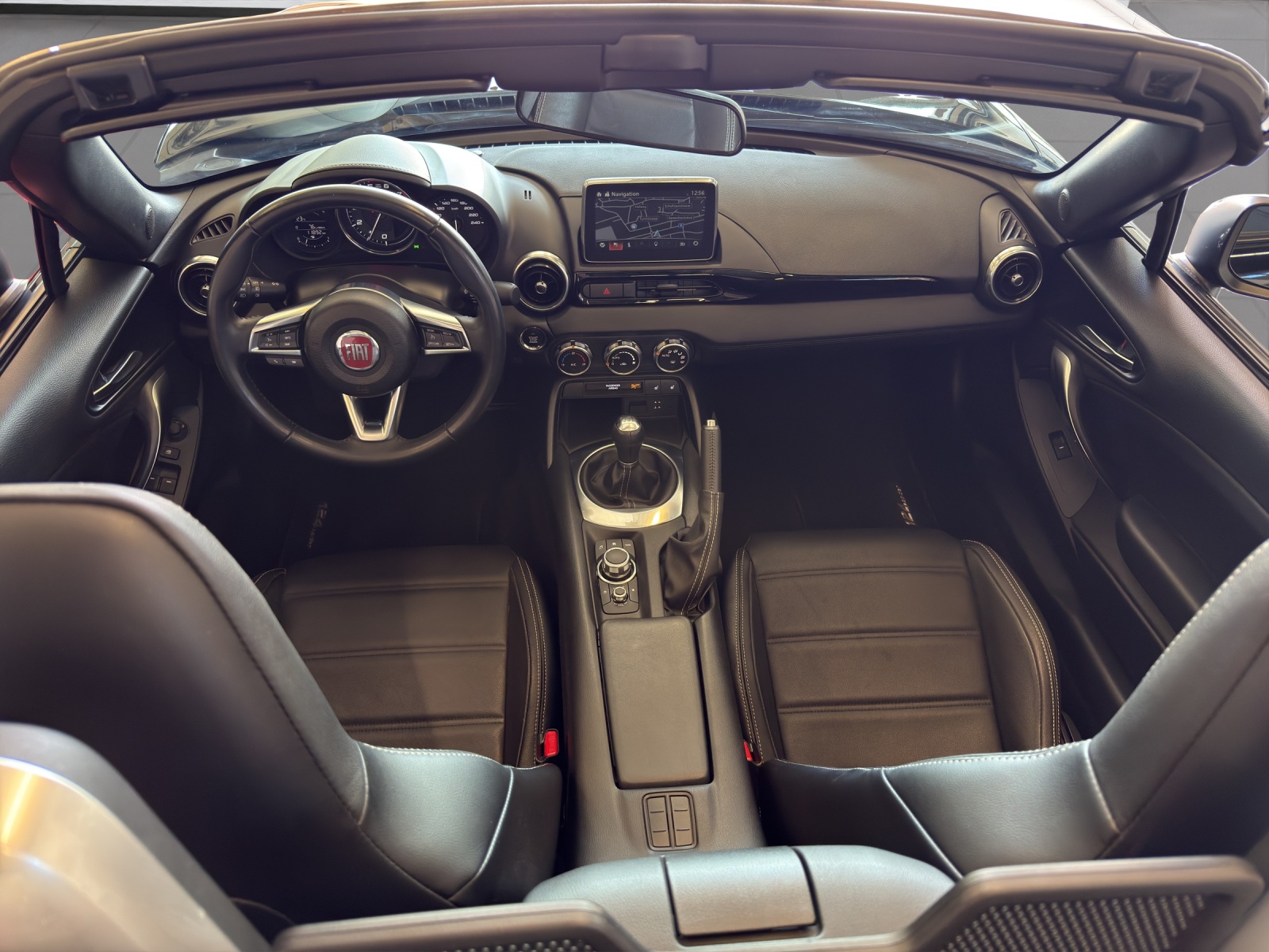 FIAT 124 Spider 1.4 TB Swiss Launch Edition-image-8