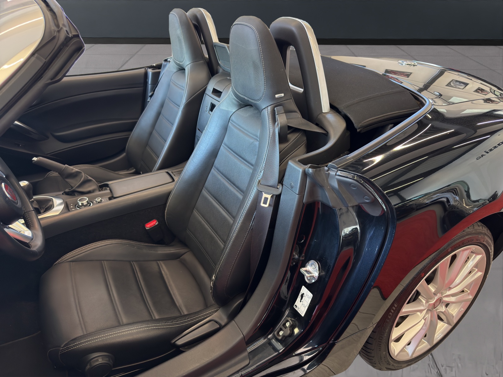 FIAT 124 Spider 1.4 TB Swiss Launch Edition-image-10