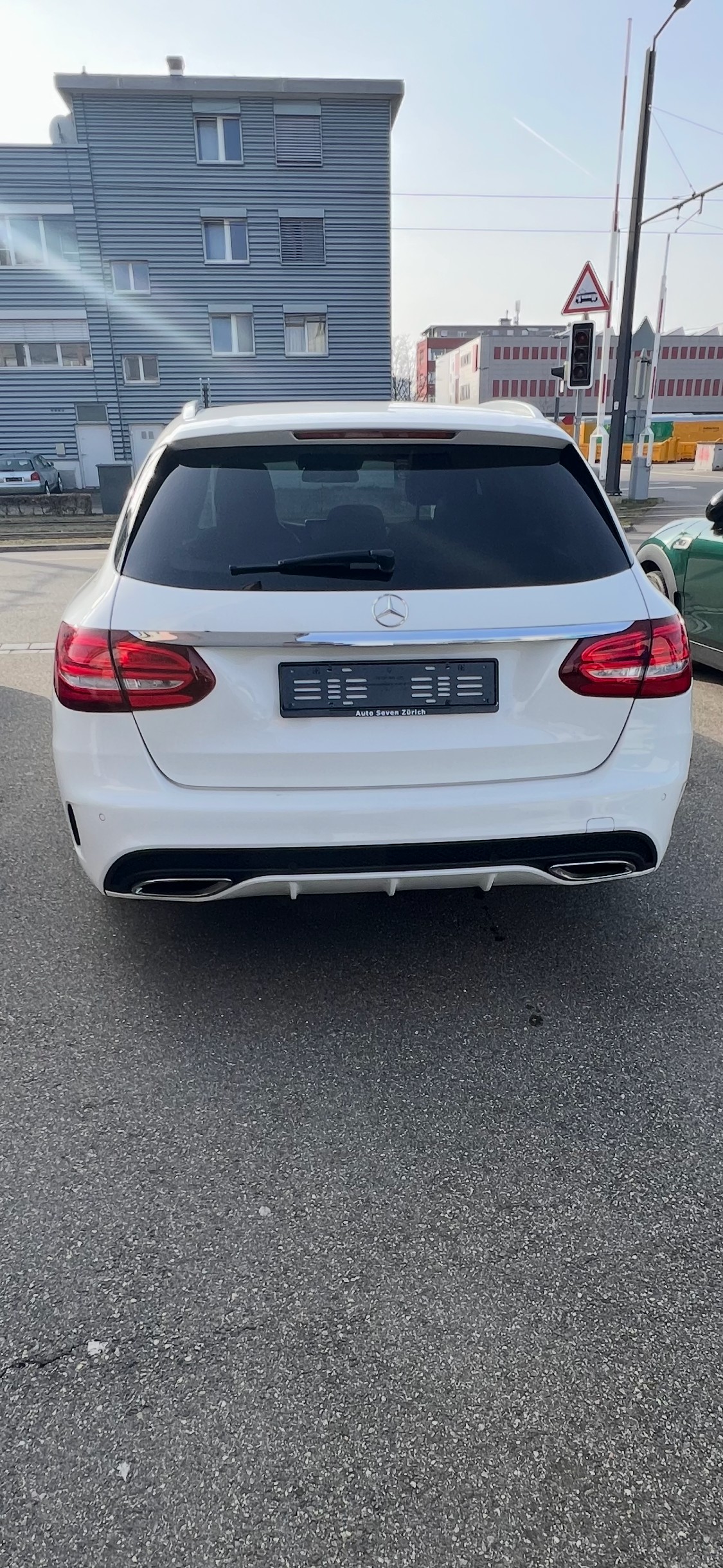 MERCEDES-BENZ C 250 BlueTEC AMG Line 4Matic 7G-Tronic-image-4