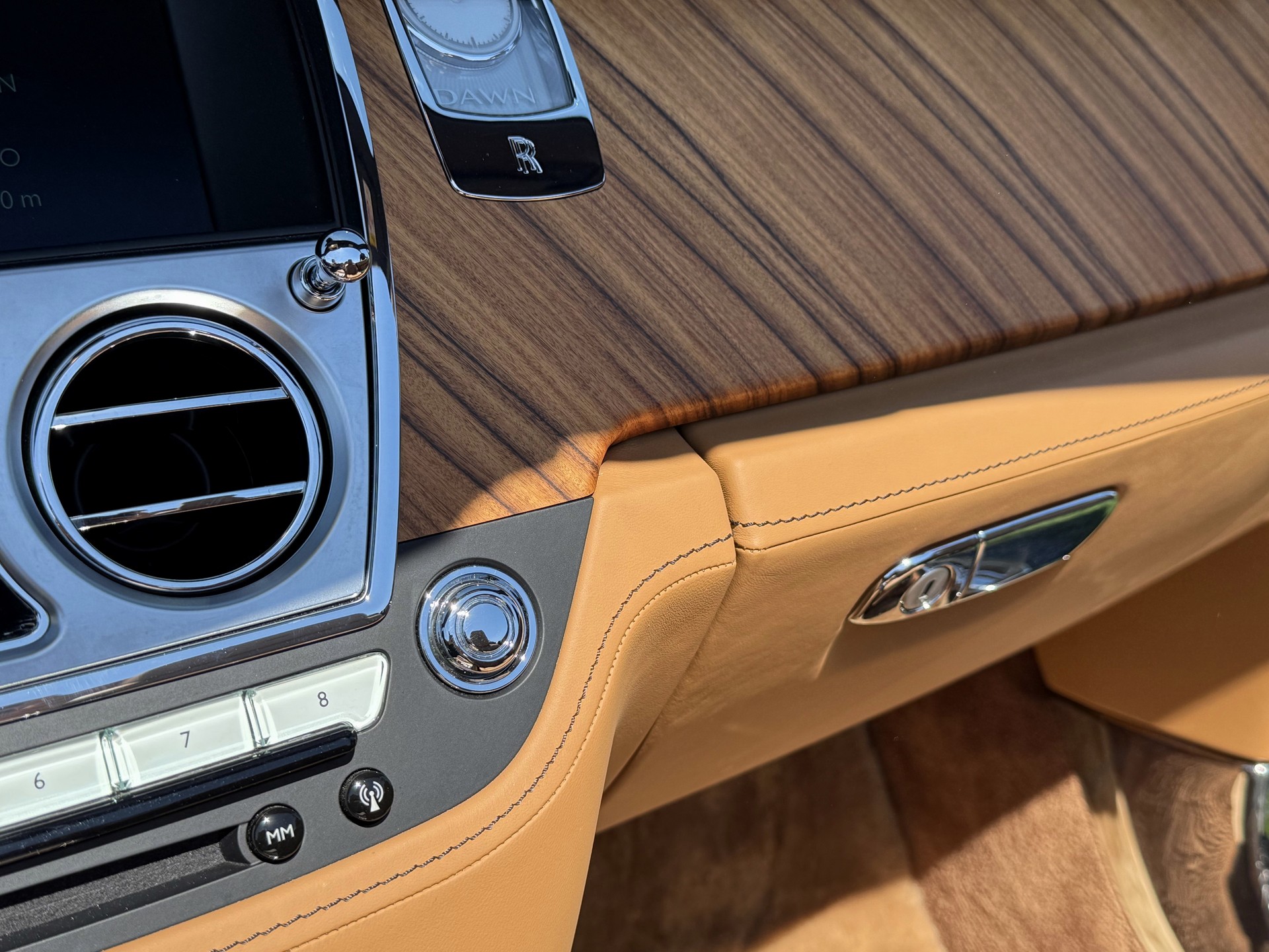ROLLS-ROYCE Dawn 6.6 V12-image-26