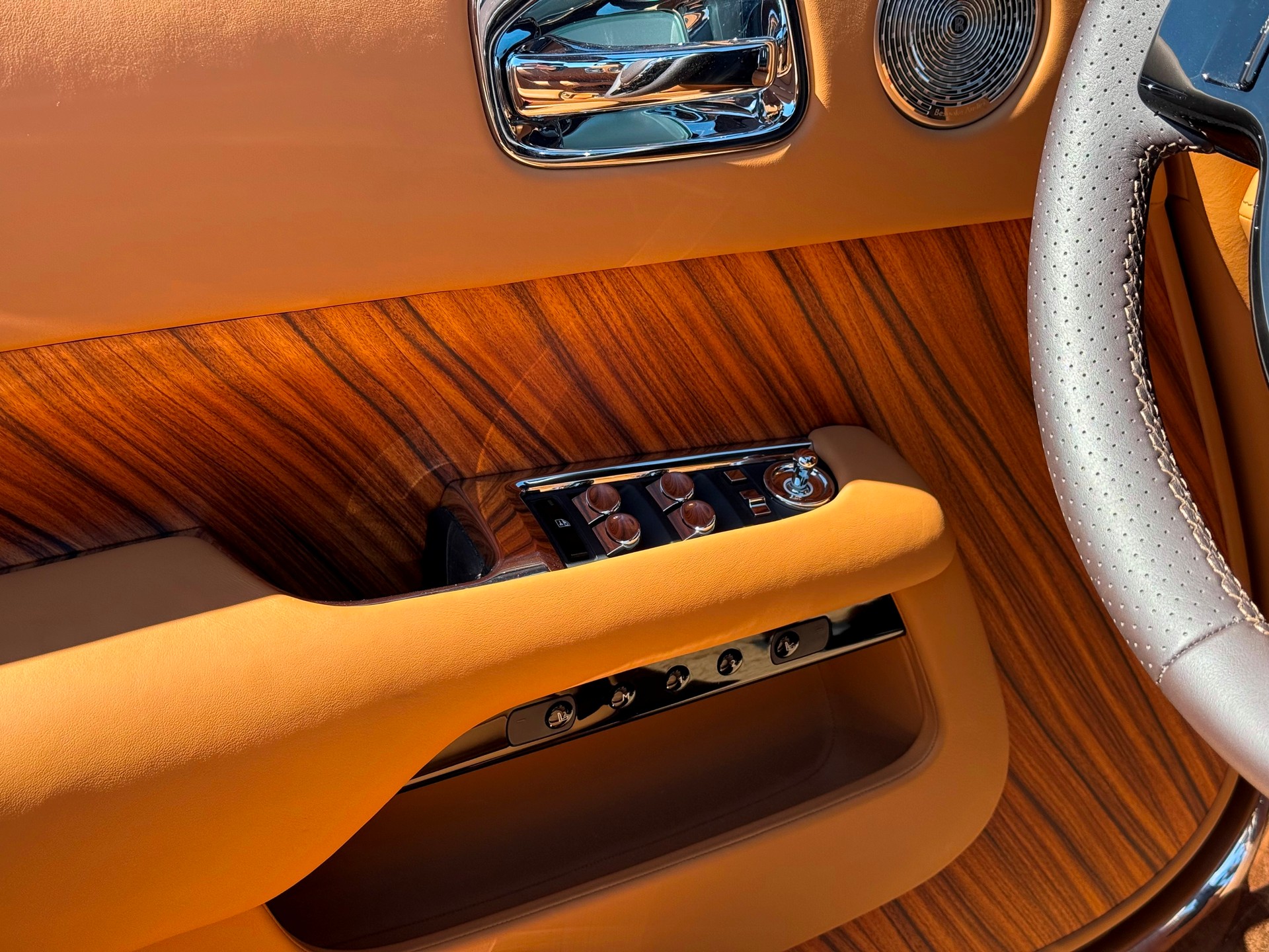 ROLLS-ROYCE Dawn 6.6 V12-image-13