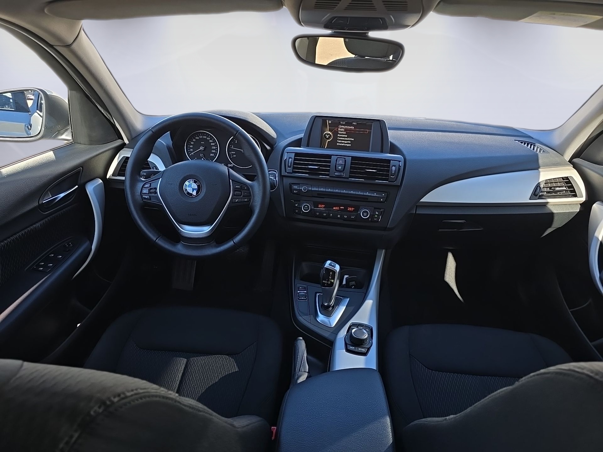 BMW 118i Steptronic-image-8