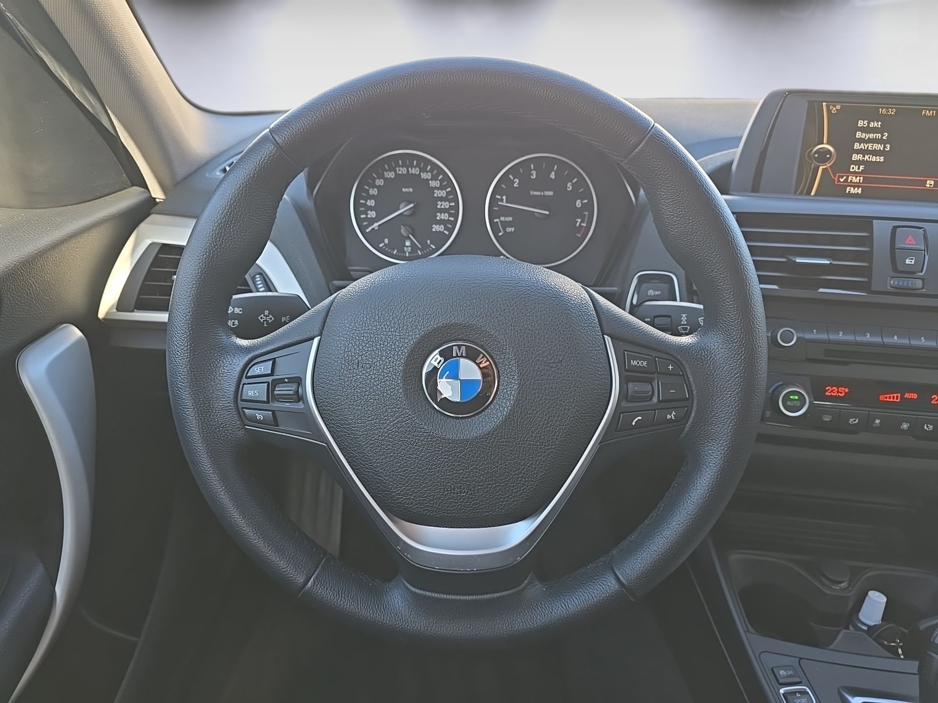 BMW 118i Steptronic-image-9