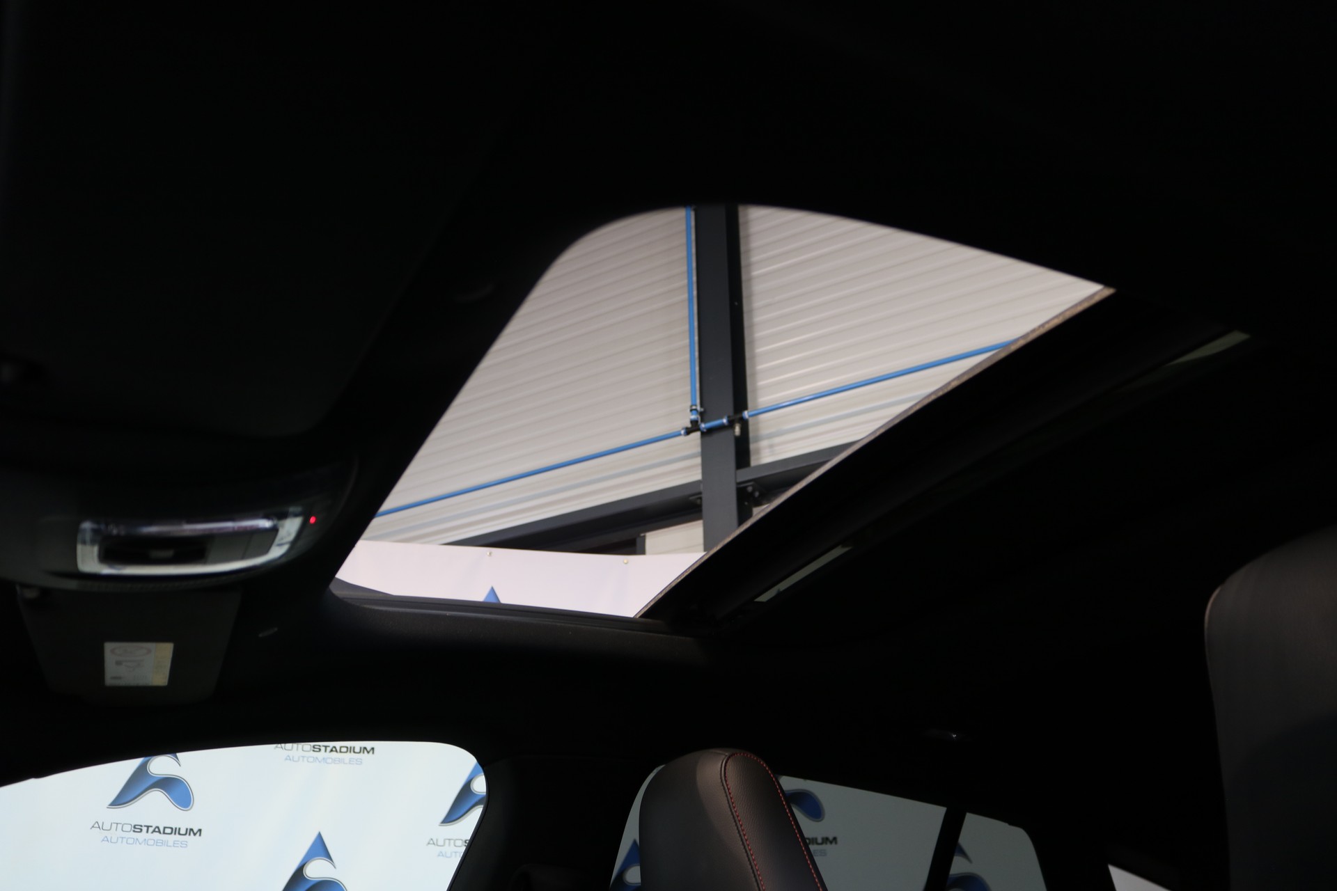 MERCEDES-BENZ CLA Shooting Brake 250 4Matic 7G-DCT AMG Line-image-33