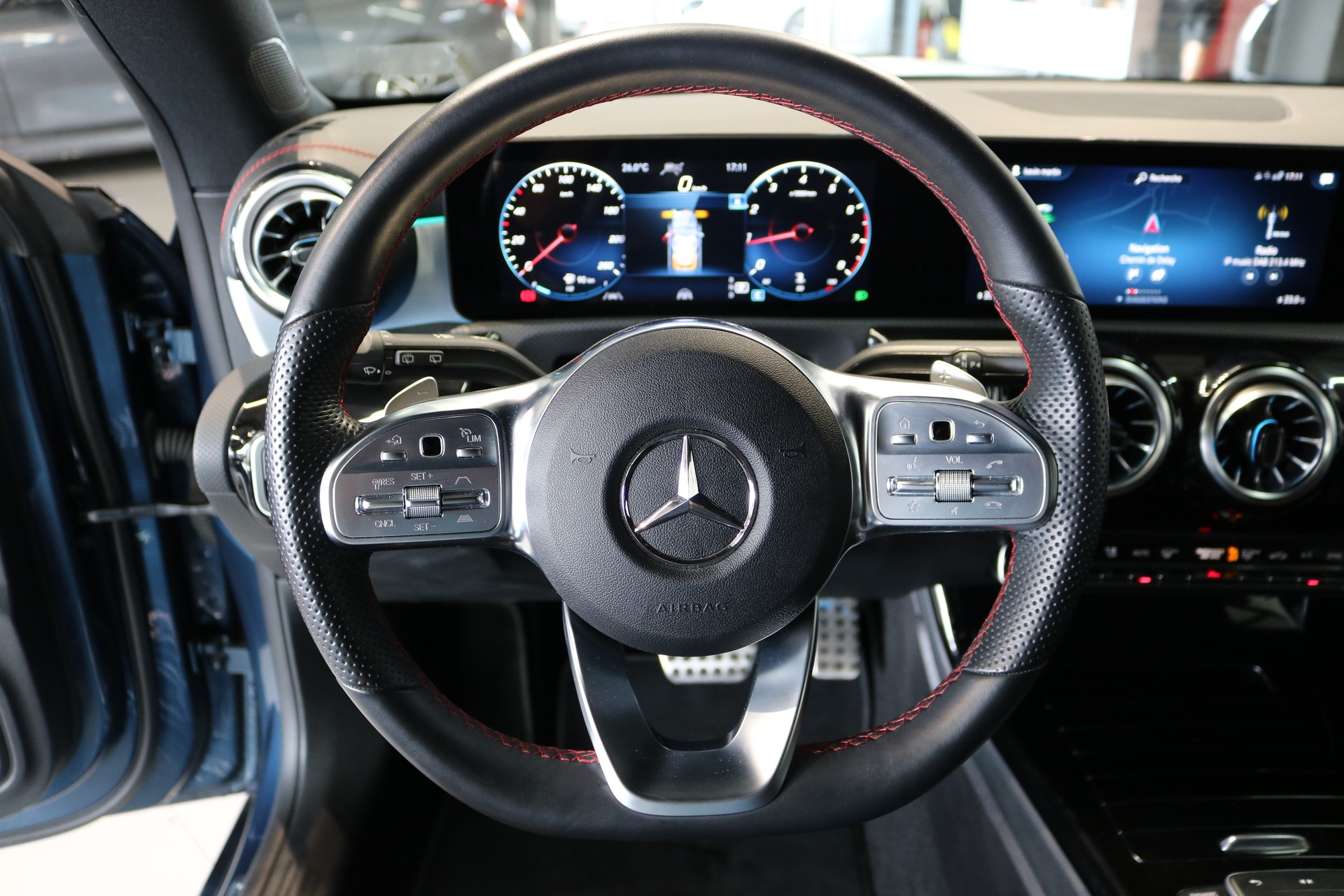 MERCEDES-BENZ CLA Shooting Brake 250 4Matic 7G-DCT AMG Line-showroom-element-2