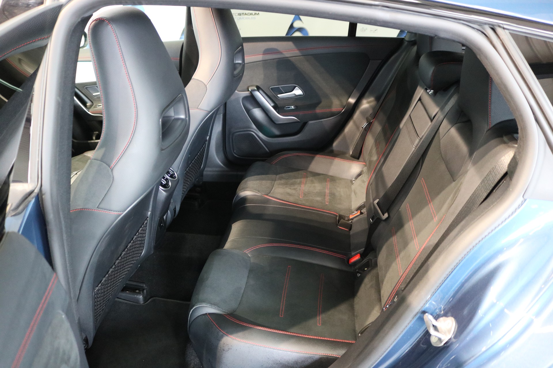 MERCEDES-BENZ CLA Shooting Brake 250 4Matic 7G-DCT AMG Line-image-34