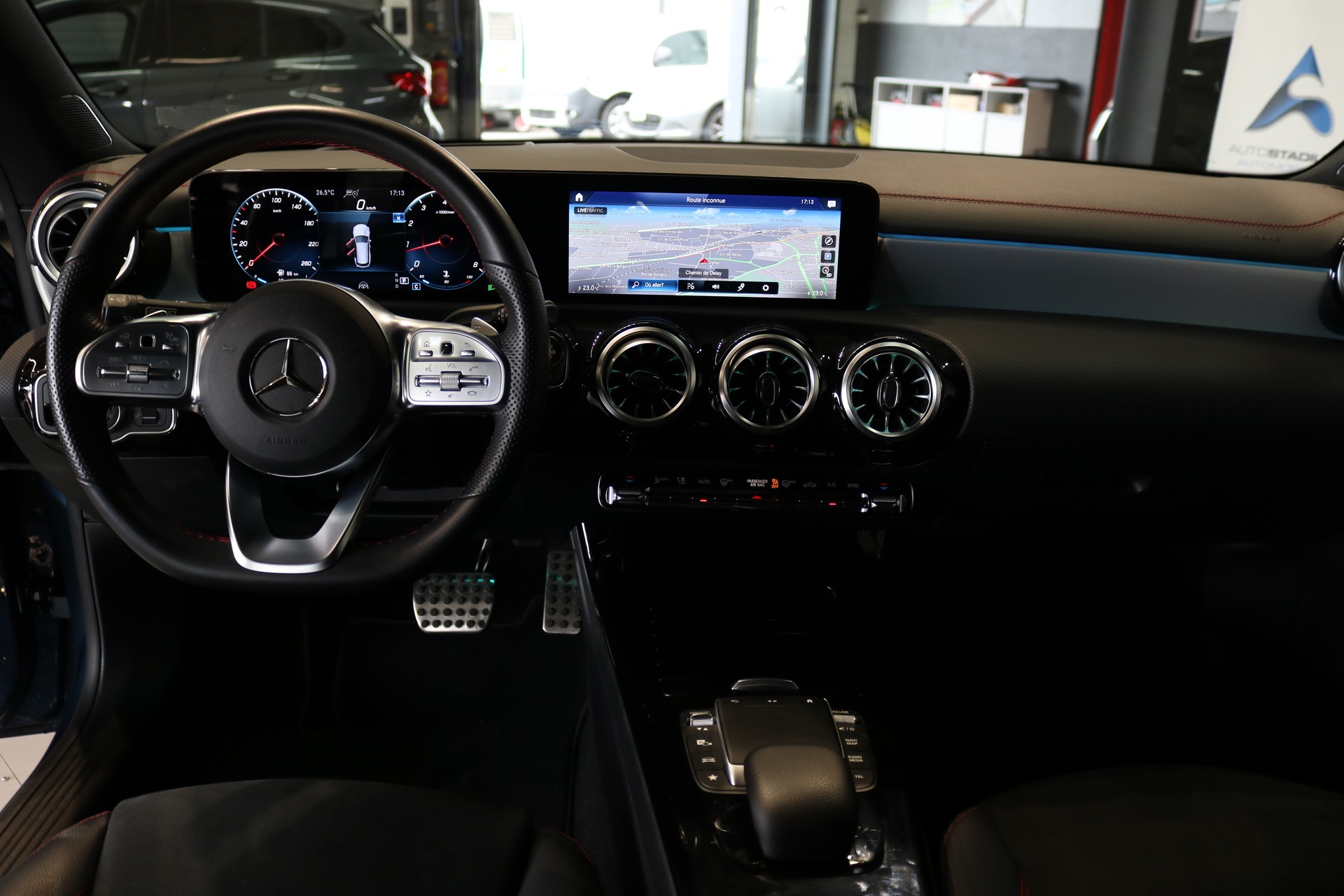 MERCEDES-BENZ CLA Shooting Brake 250 4Matic 7G-DCT AMG Line-image-30