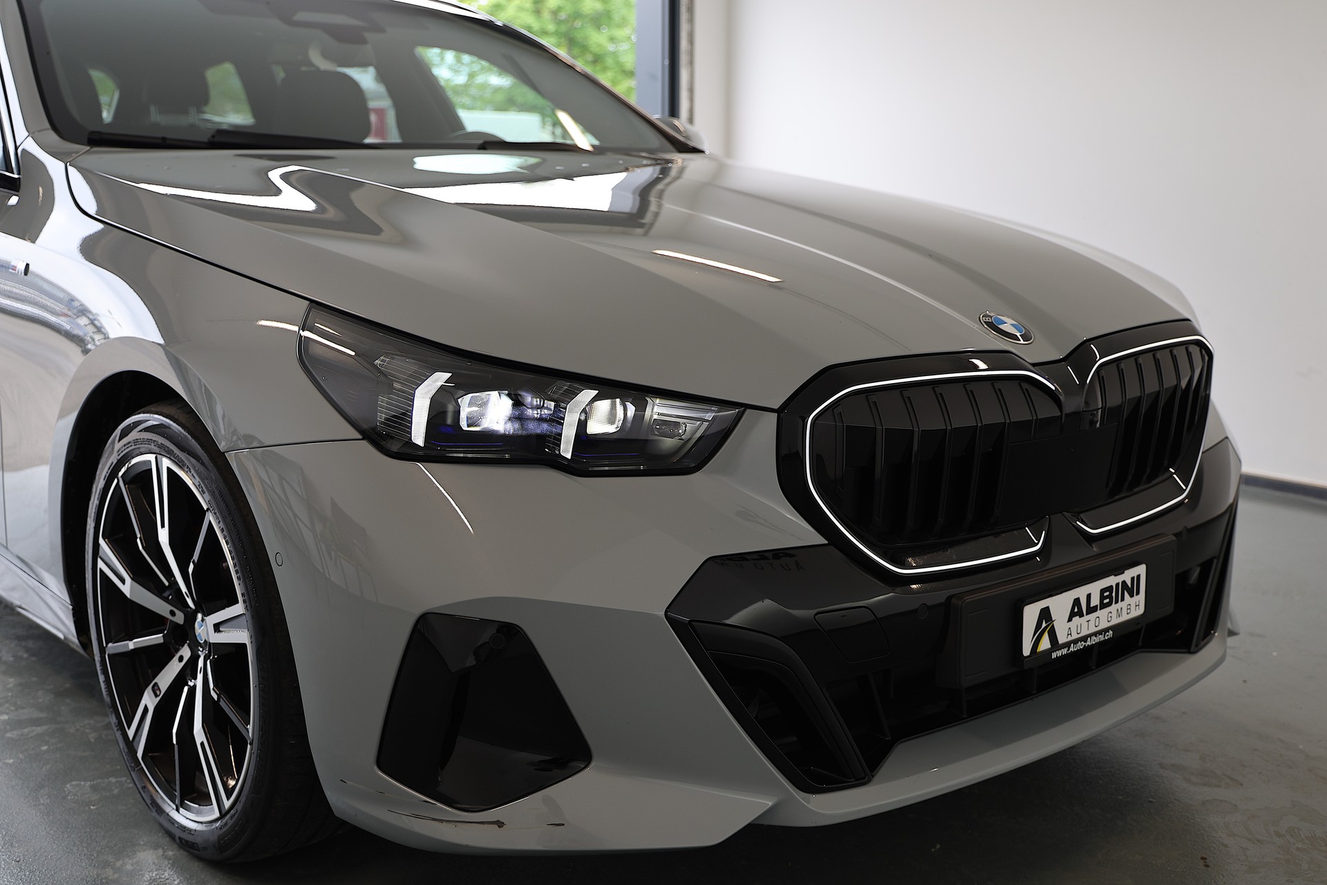 BMW 520d xDrive 48V Touring M Sport Pro Steptronic-image-4