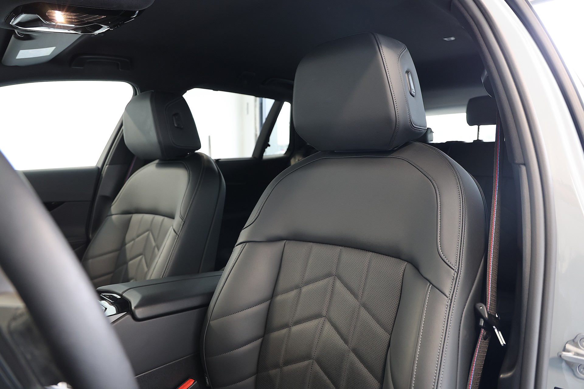 BMW 520d xDrive 48V Touring M Sport Pro Steptronic-image-7