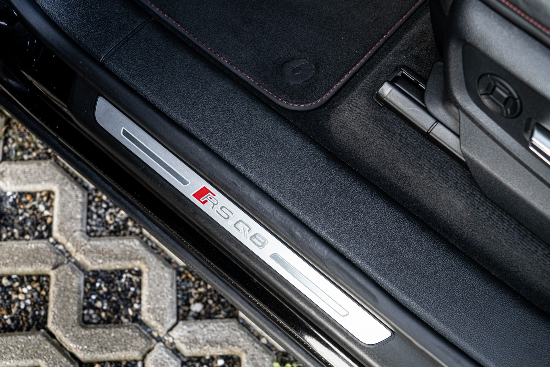 AUDI RSQ8 quattro tiptronic-image-17