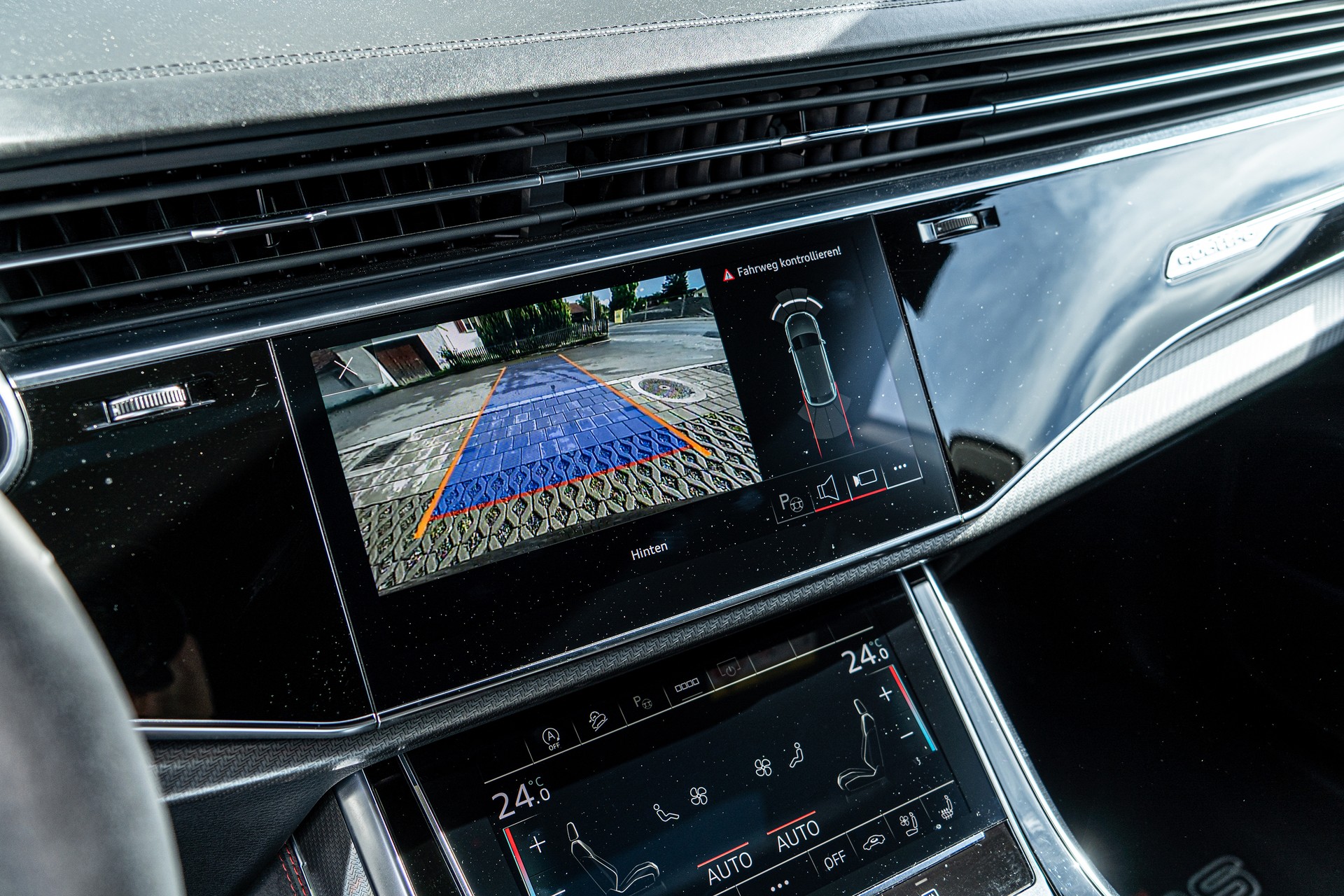 AUDI RSQ8 quattro tiptronic-image-28
