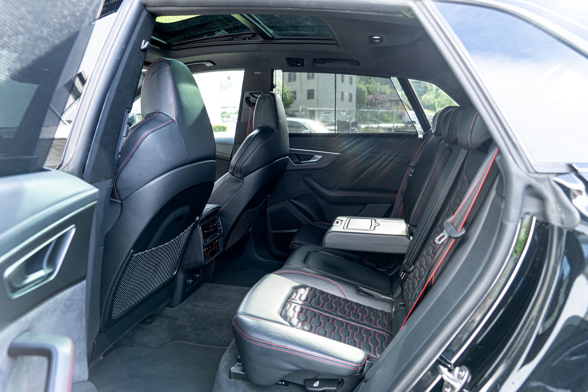 AUDI RSQ8 quattro tiptronic-image-23