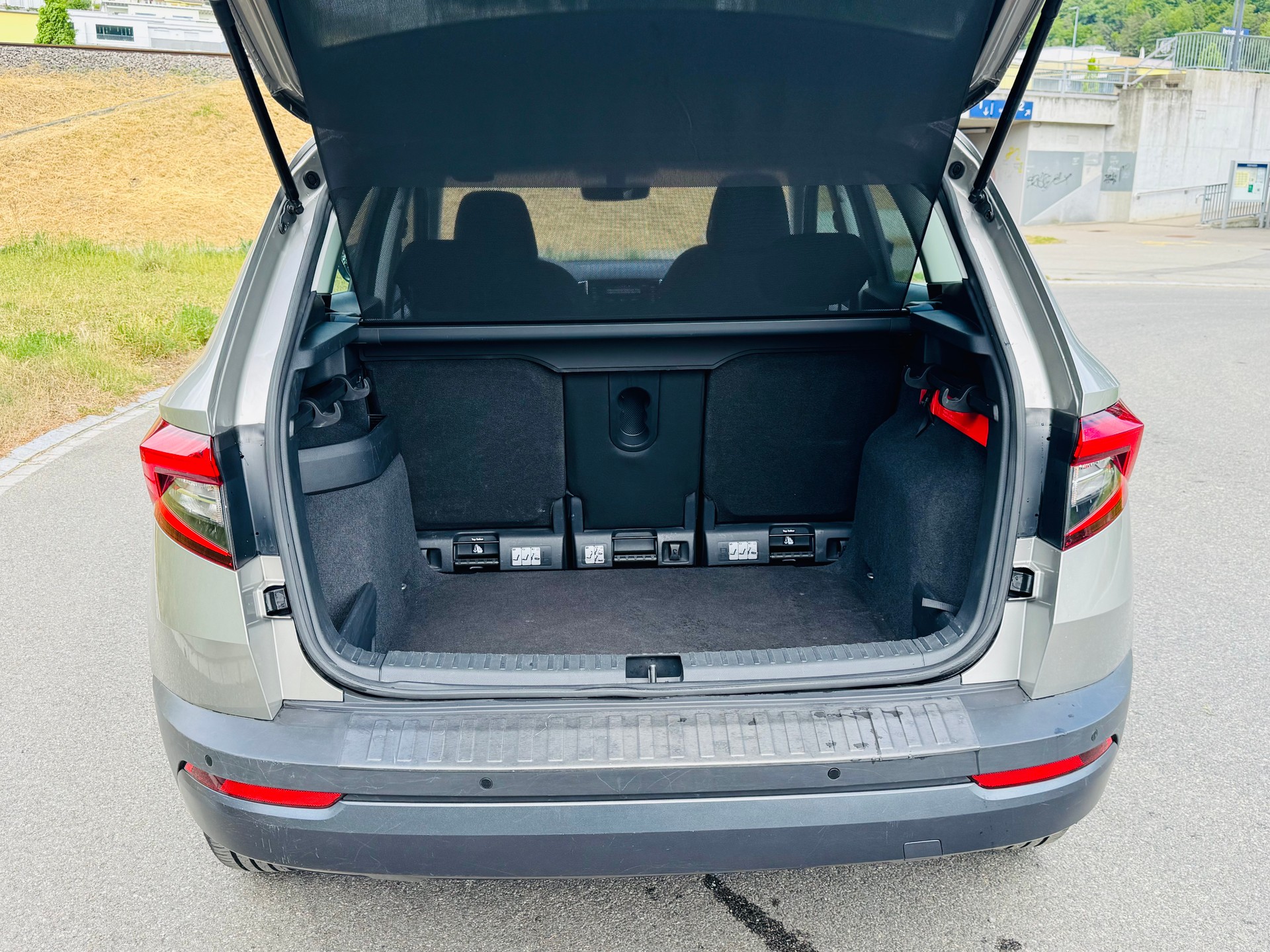 SKODA Karoq 1.0 TSI Ambition DSG-image-14